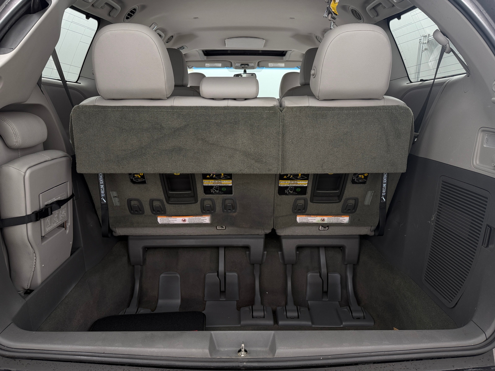 Thumbnail: 2017 Toyota Sienna - 7