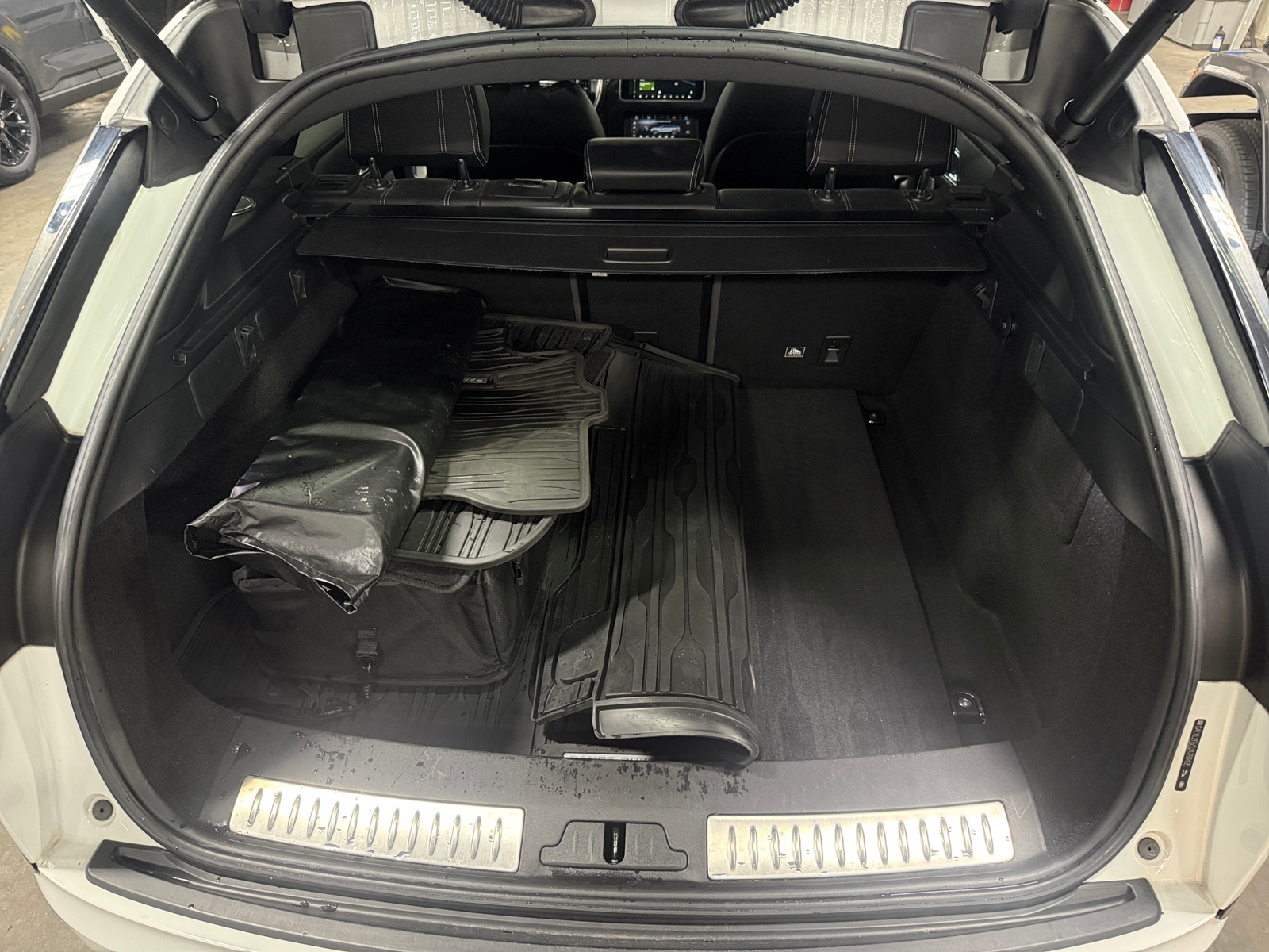 Thumbnail: 2018 Land Rover Range Rover Velar - 7