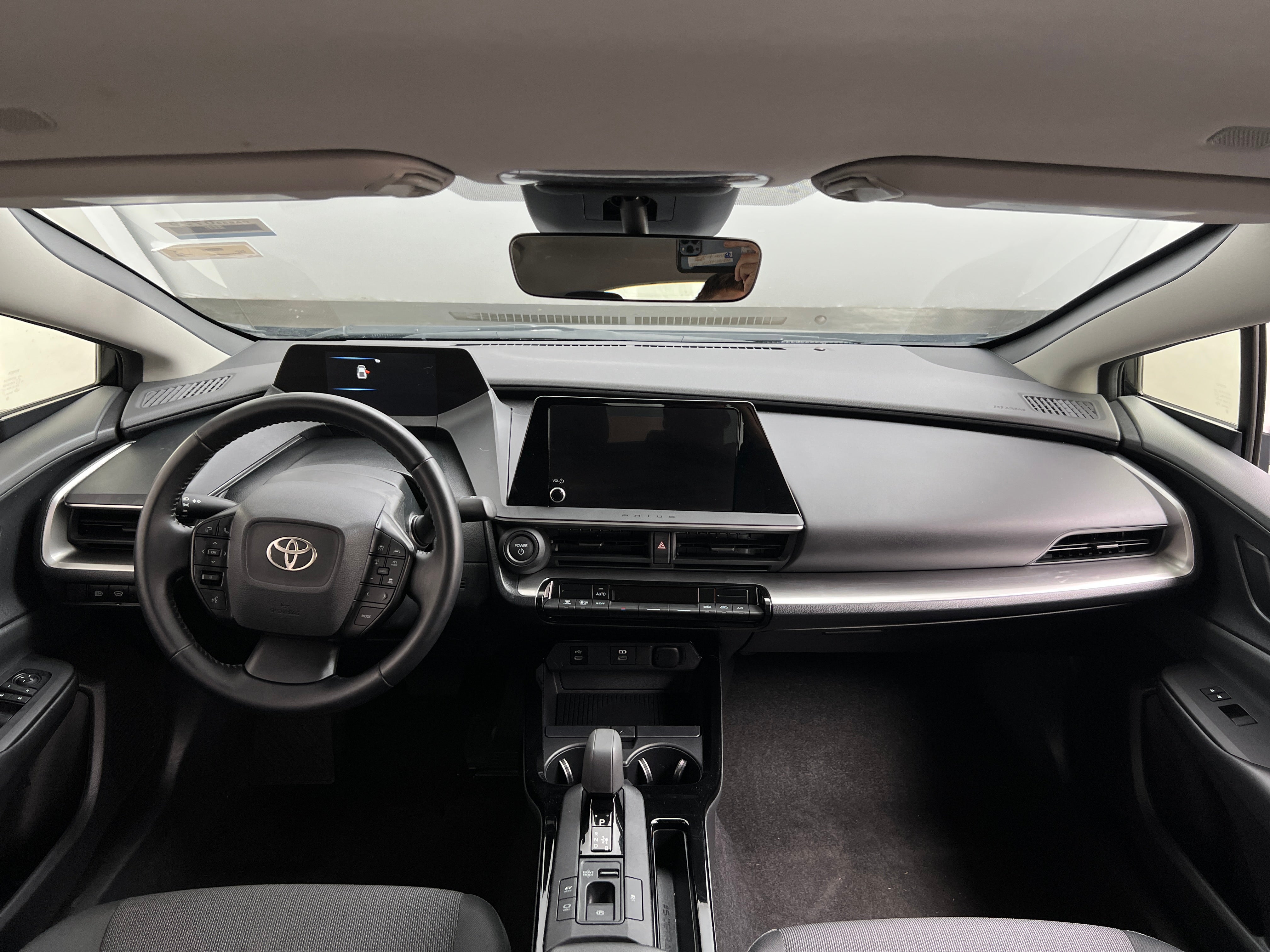 2025 Toyota Prius LE