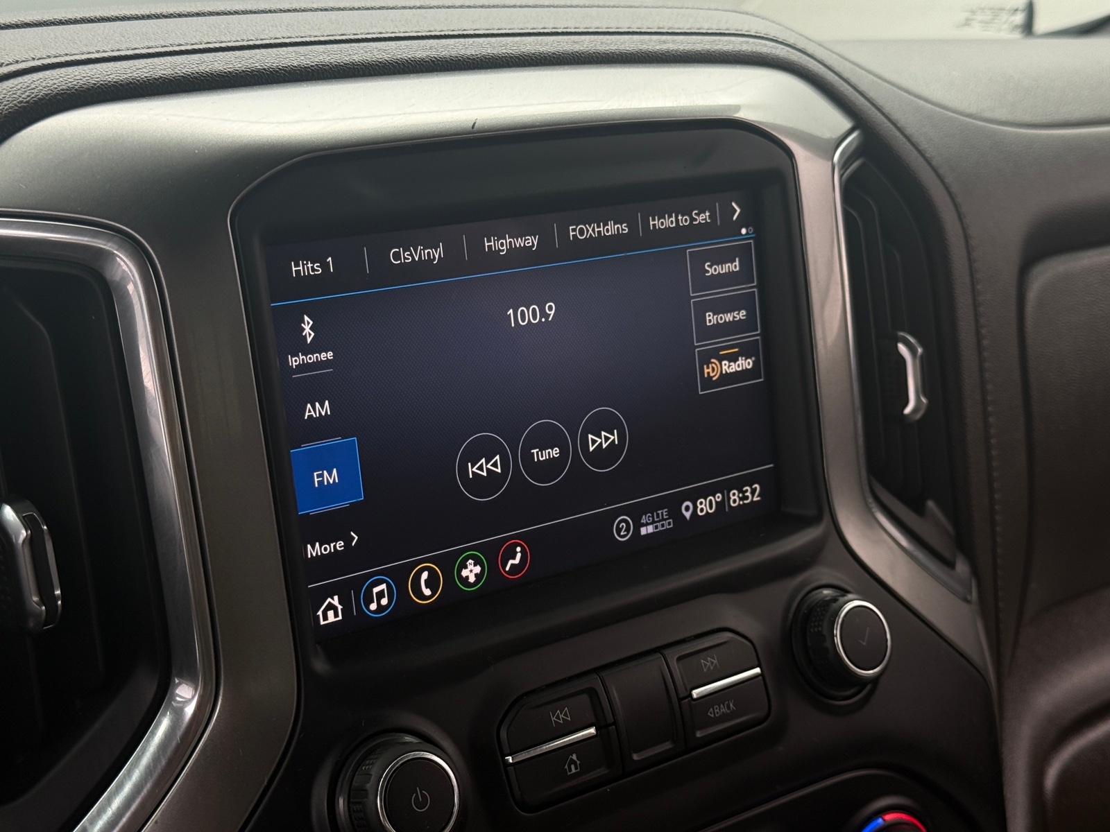 Thumbnail: 2020 Chevrolet Silverado 1500 - 4