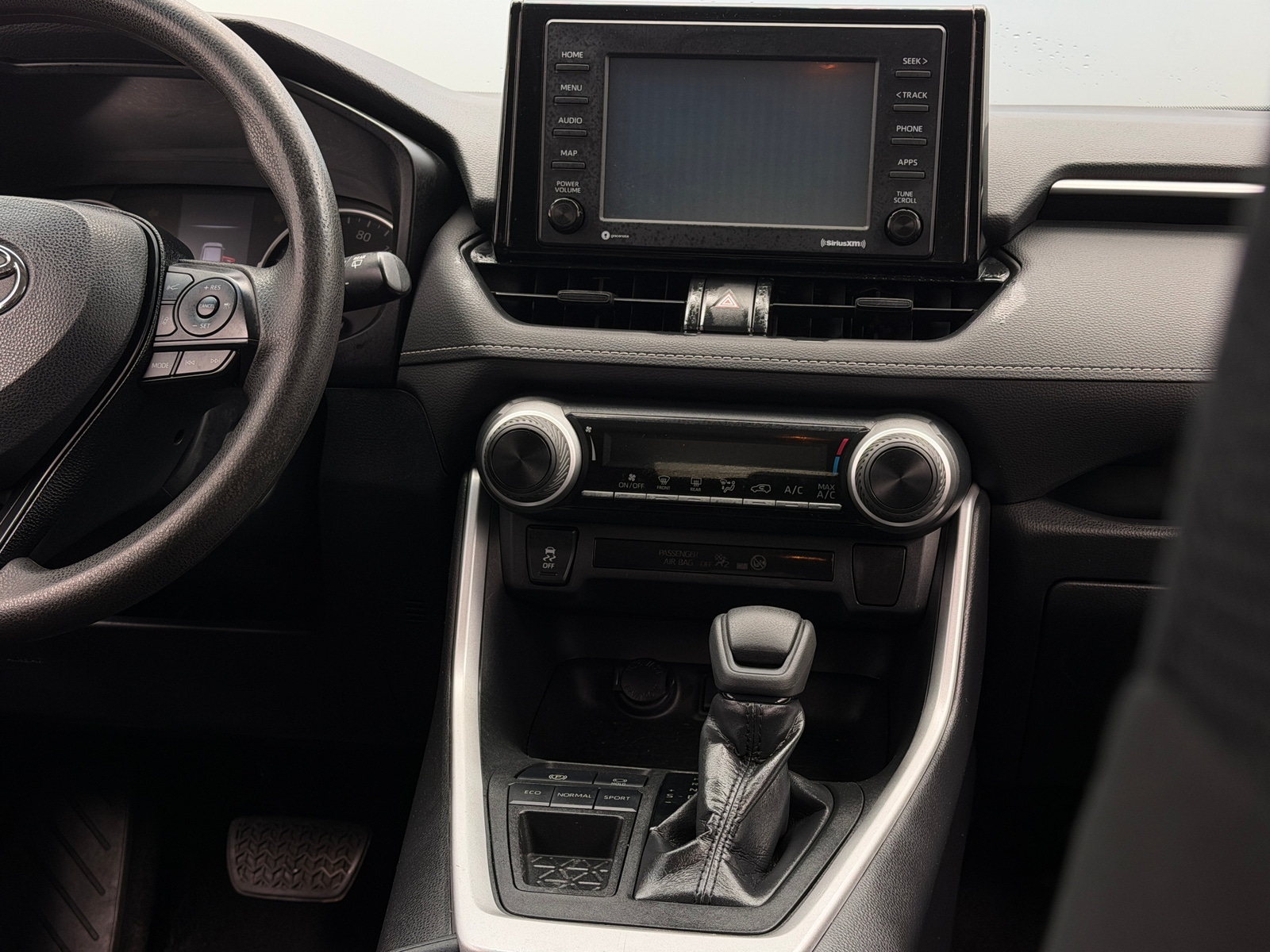 Thumbnail: 2020 Toyota RAV4 - 4