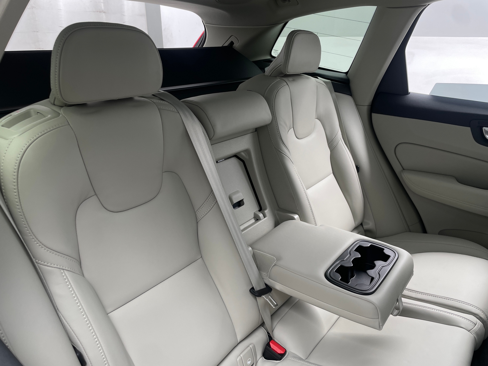 Thumbnail: 2026 Volvo XC60 - 5