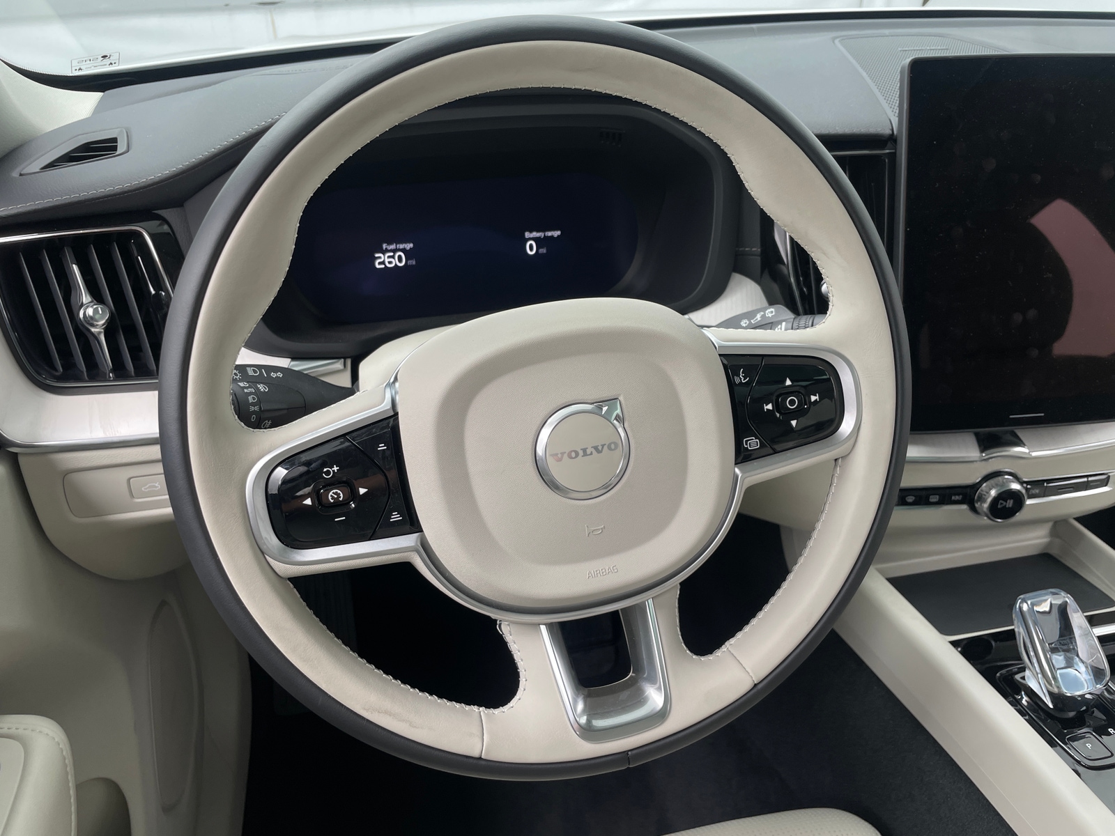 Thumbnail: 2026 Volvo XC60 - 4