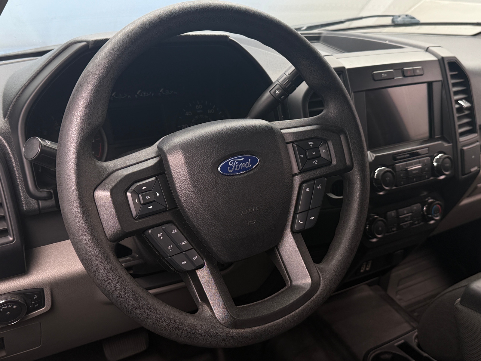 Thumbnail: 2019 Ford Econoline - 5