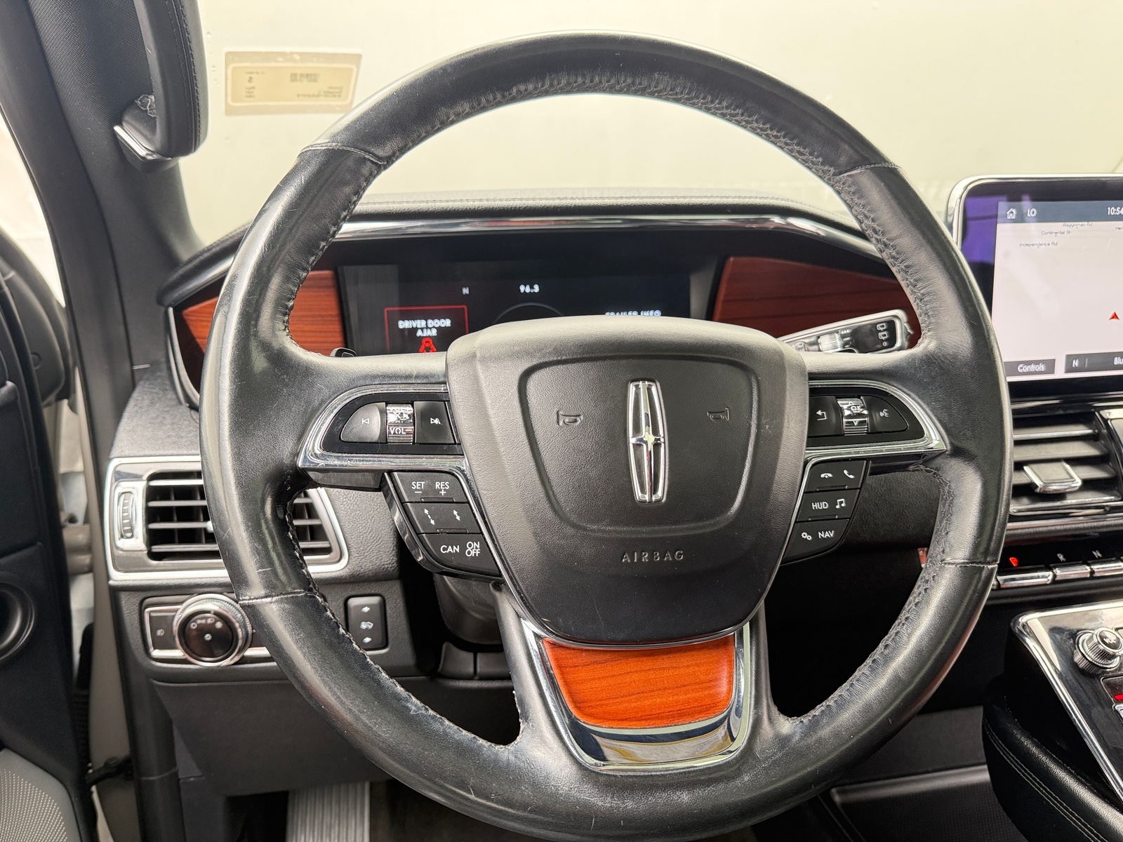 Thumbnail: 2020 Lincoln Navigator L - 4