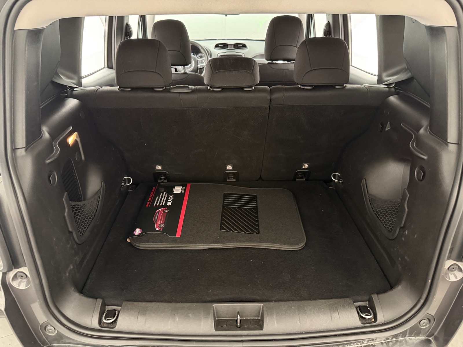 Thumbnail: 2019 Jeep Renegade - 7