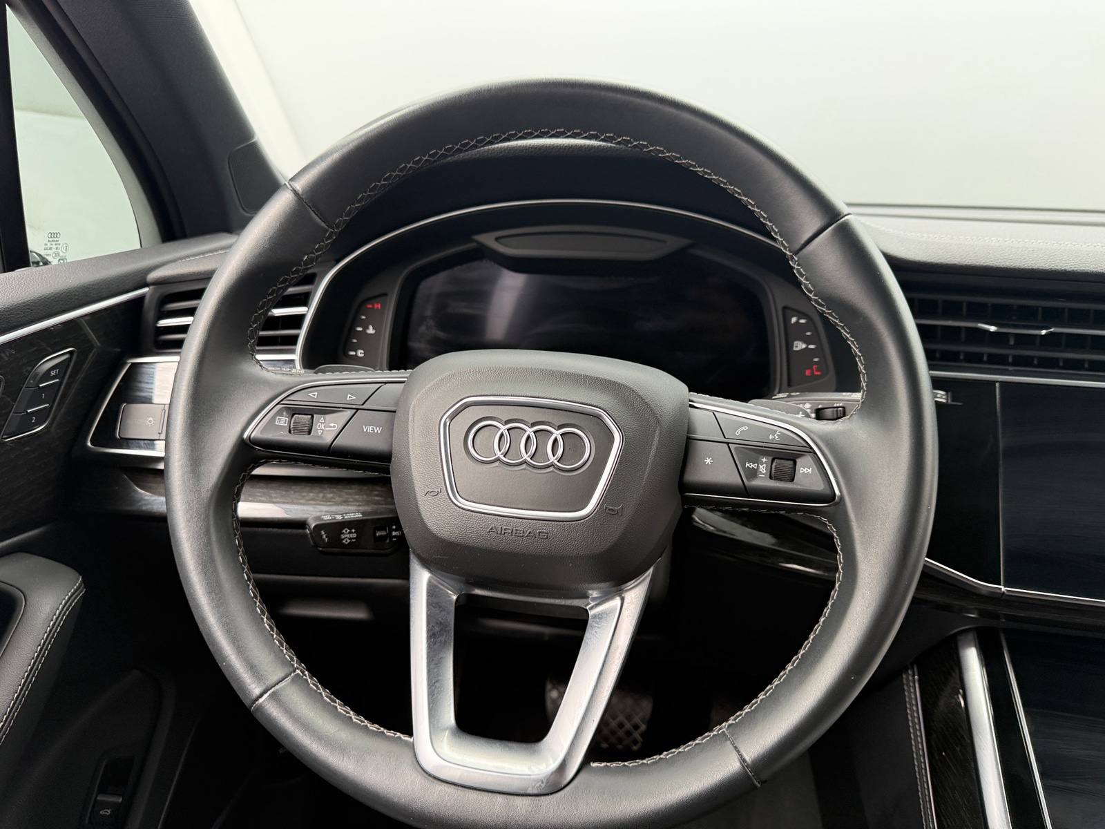 Thumbnail: 2025 Audi Q7 - 4