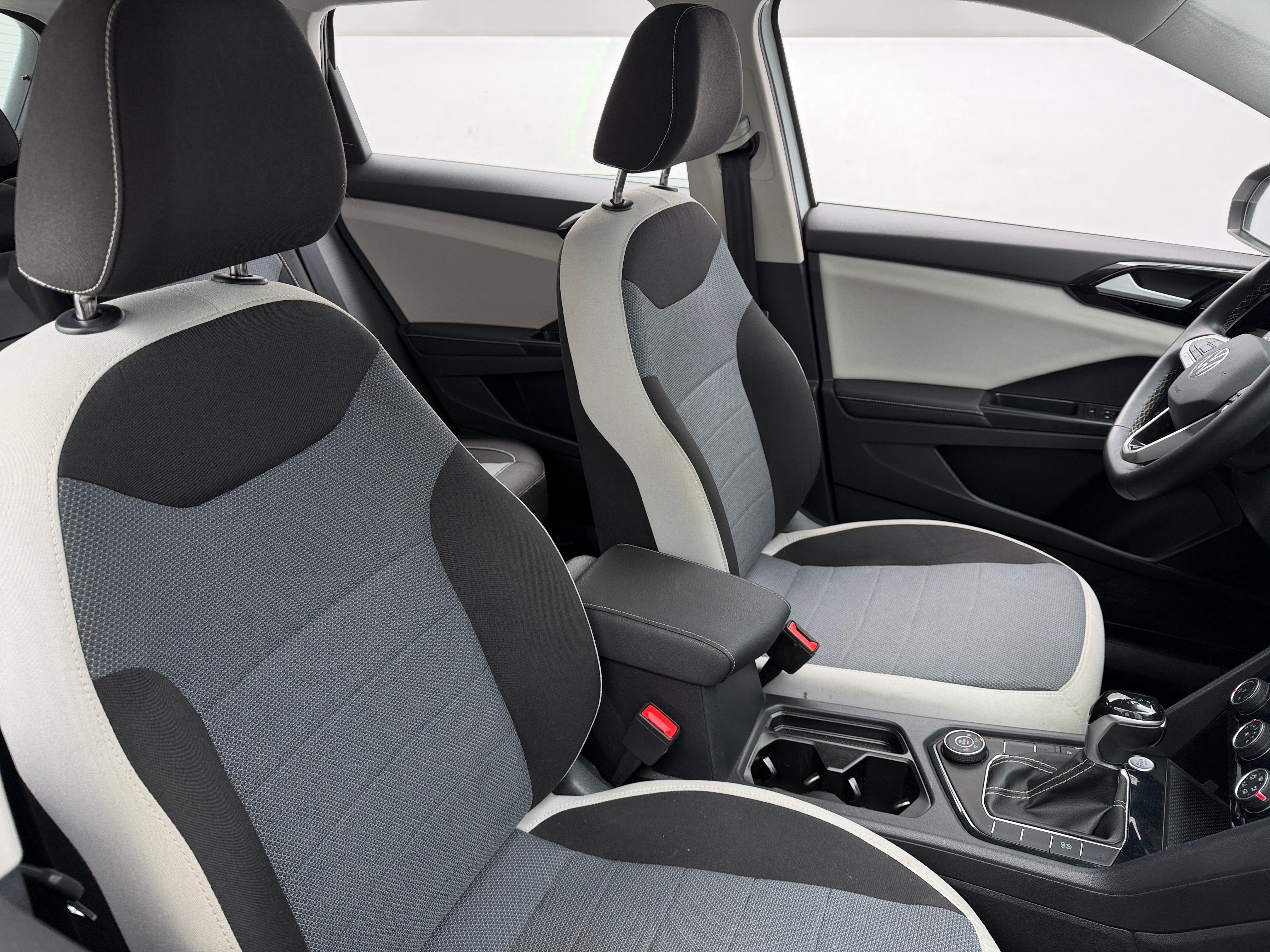 2025 Volkswagen Taos S