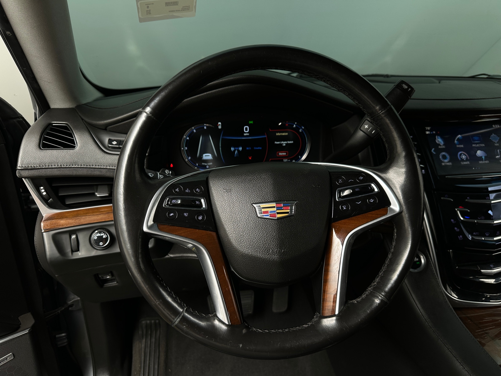 Thumbnail: 2019 Cadillac Escalade - 4