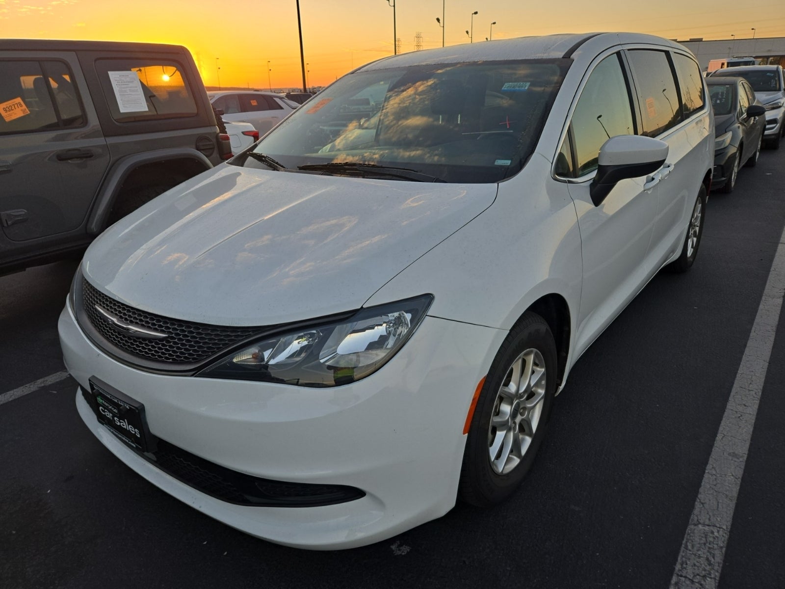 2023 Chrysler Voyager LX