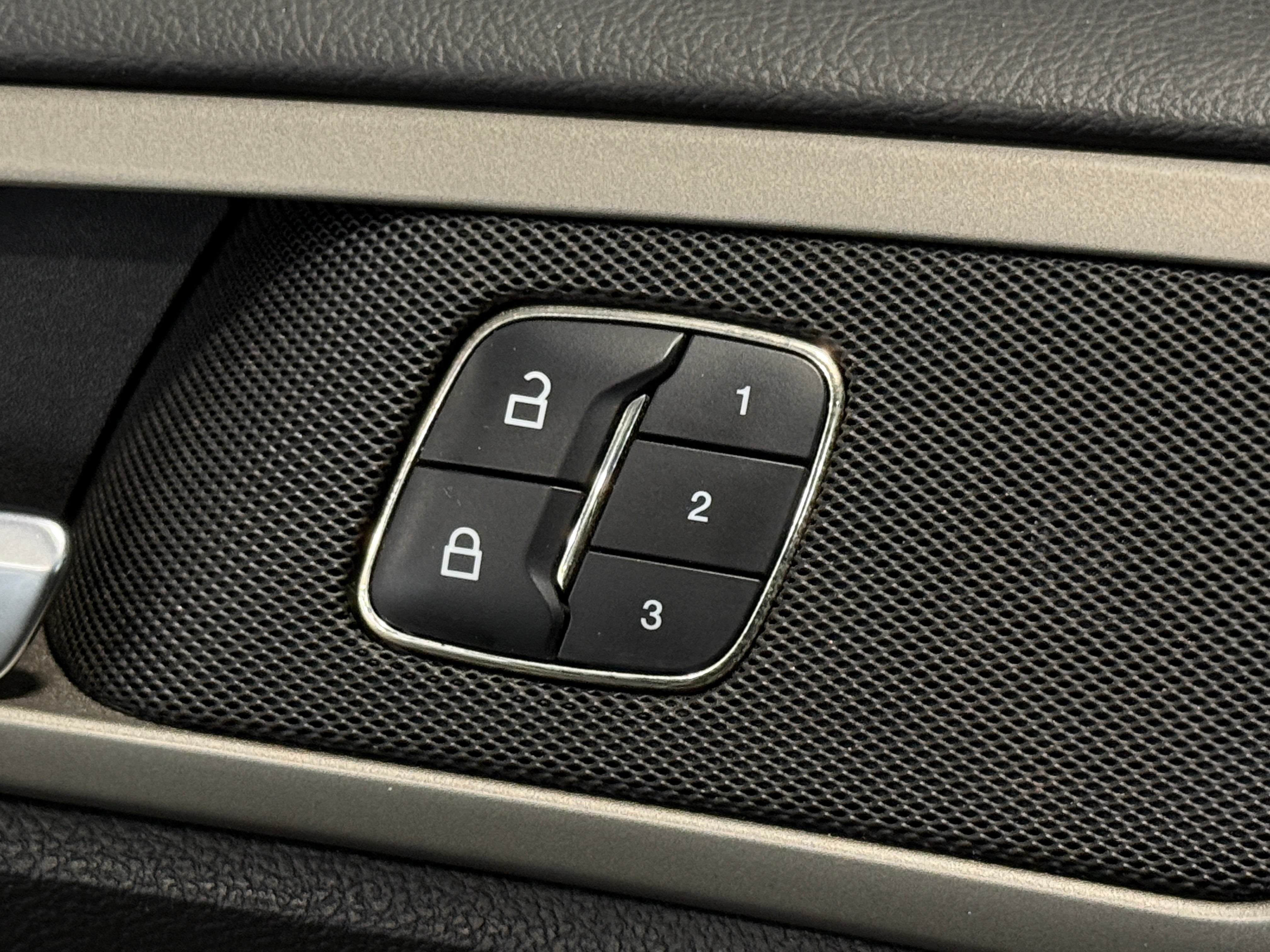 Used 2013 Ford Fusion SE Hybrid with VIN 3FA6P0LU6DR144541 for sale in Pewaukee, WI