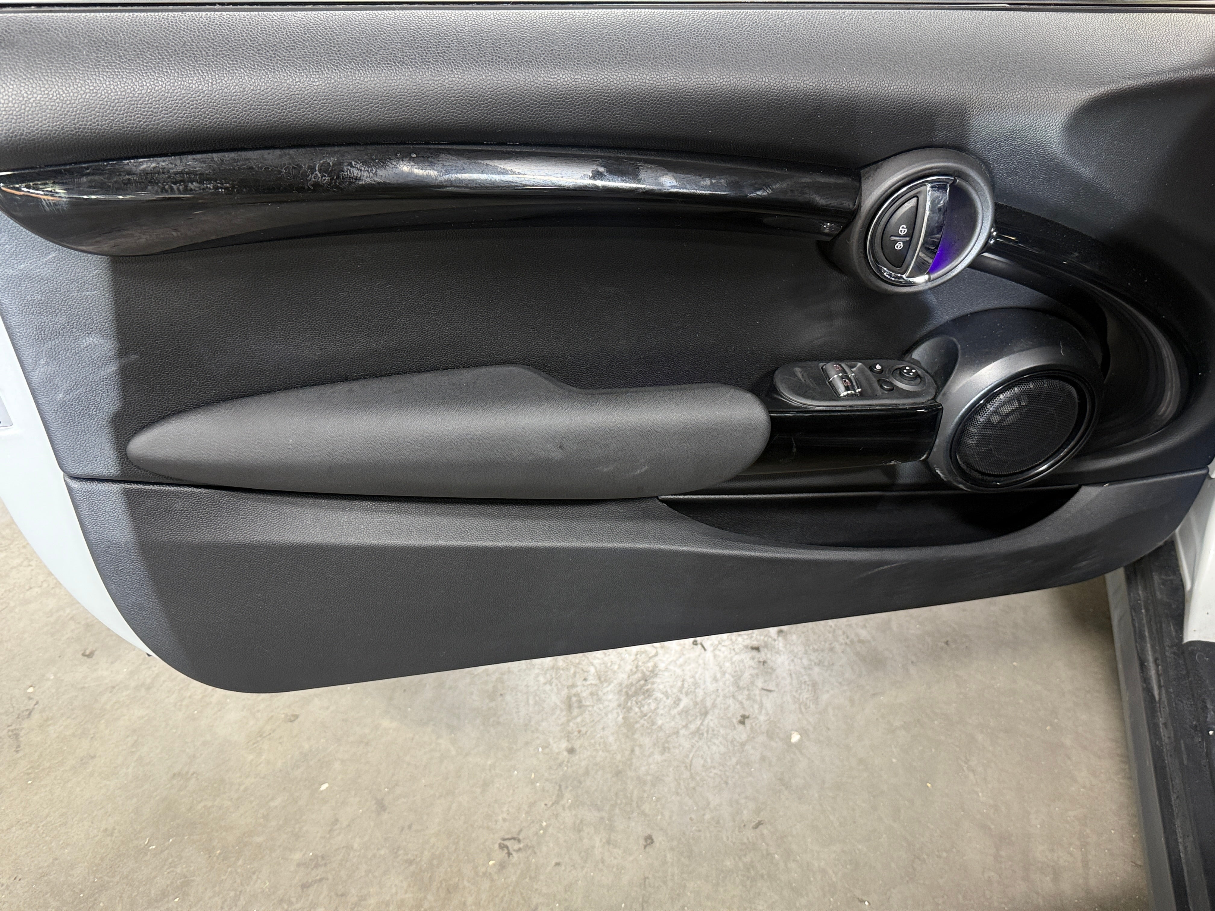 Used 2021 MINI Hardtop 2 Door SE with VIN WMWXP3C06M2N67568 for sale in Auburn, WA