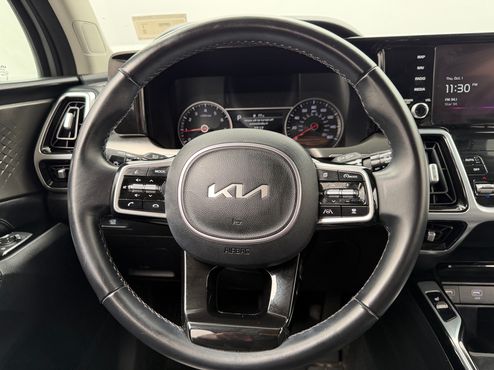 Thumbnail: 2022 Kia Sorento - 4