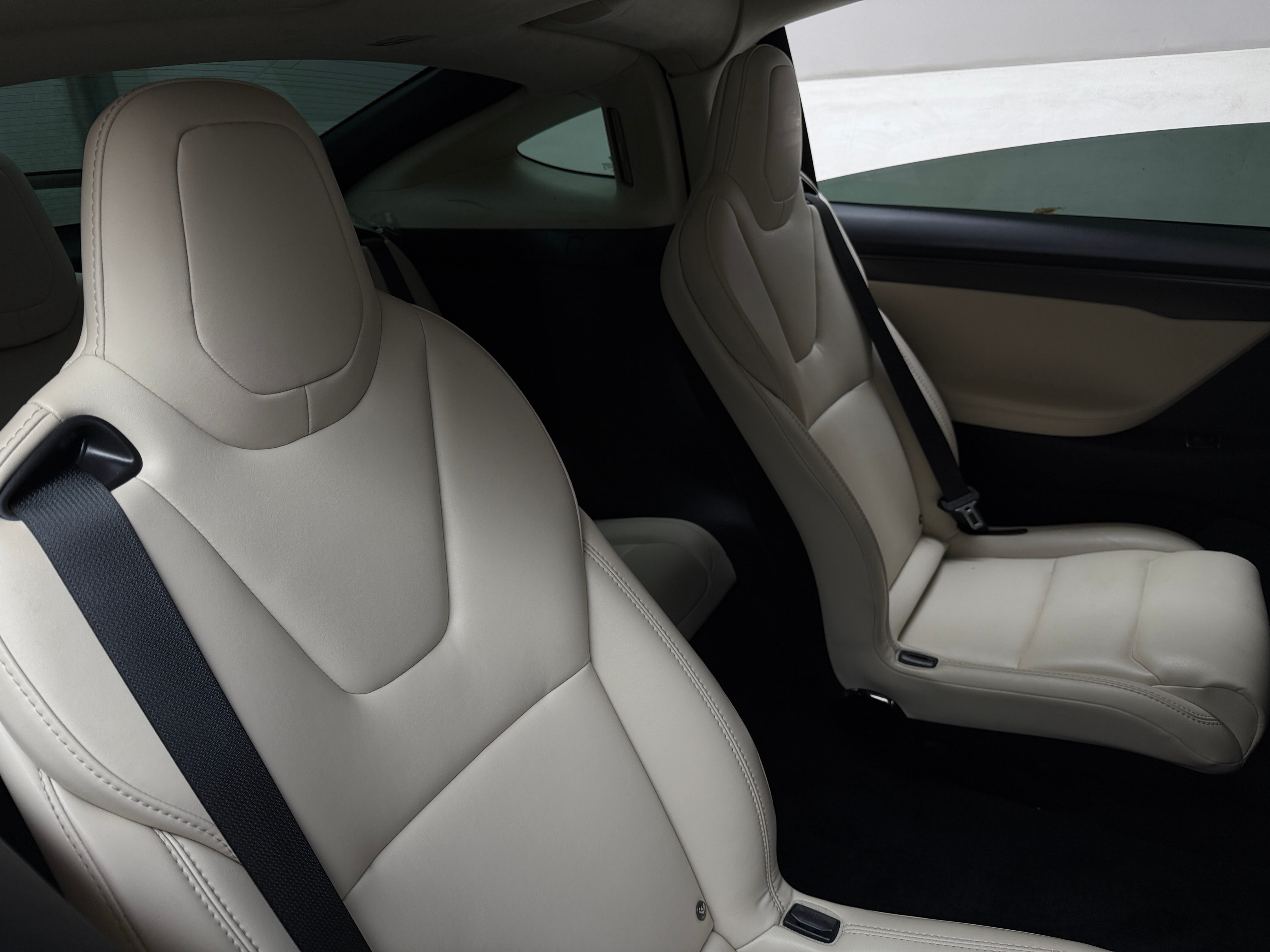 Used 2018 Tesla Model X 75D with VIN 5YJXCBE25JF128488 for sale in Oak Creek, WI