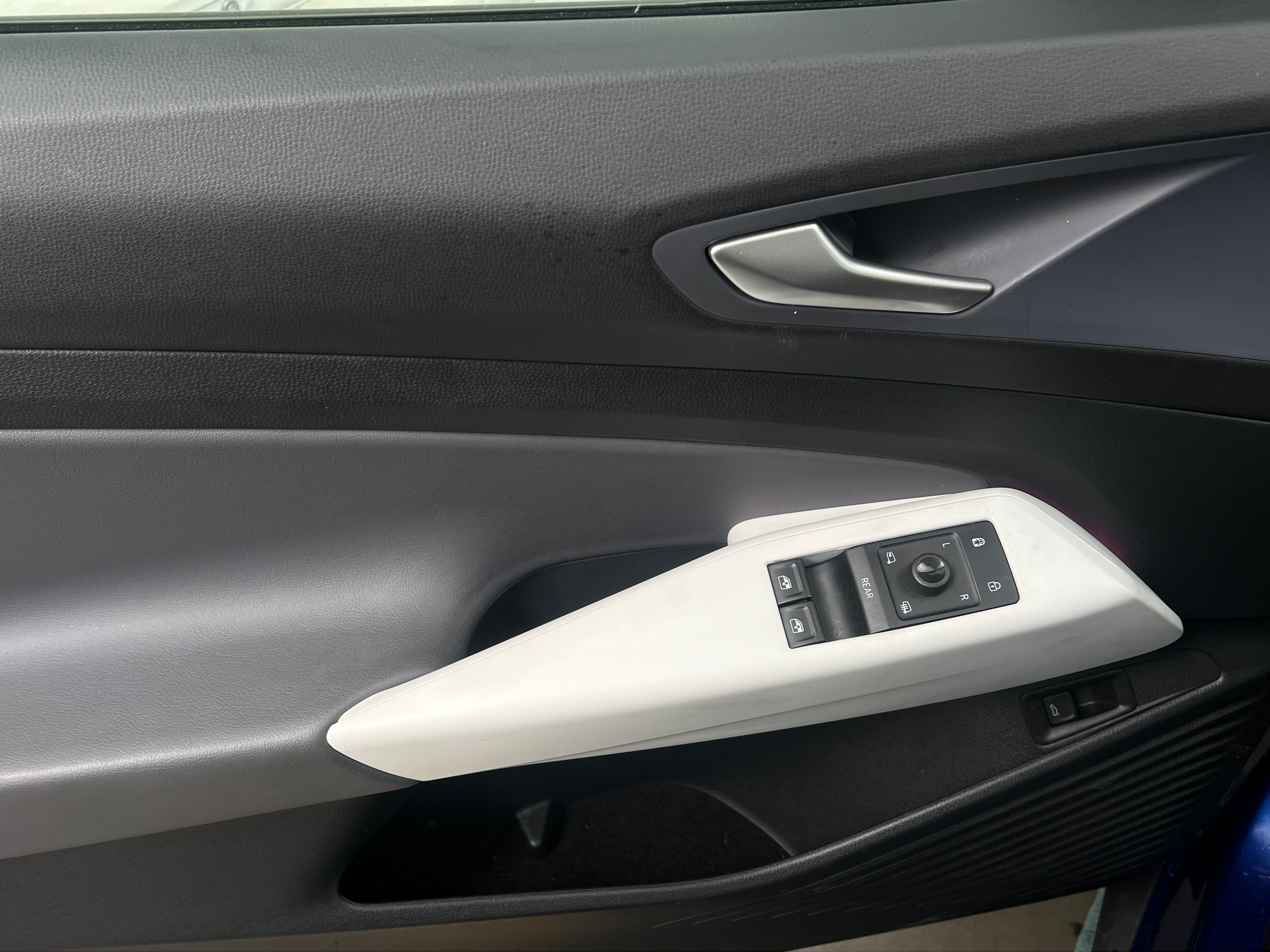 Used 2021 Volkswagen ID.4 1st Edition with VIN WVGDMPE21MP013079 for sale in Oak Creek, WI