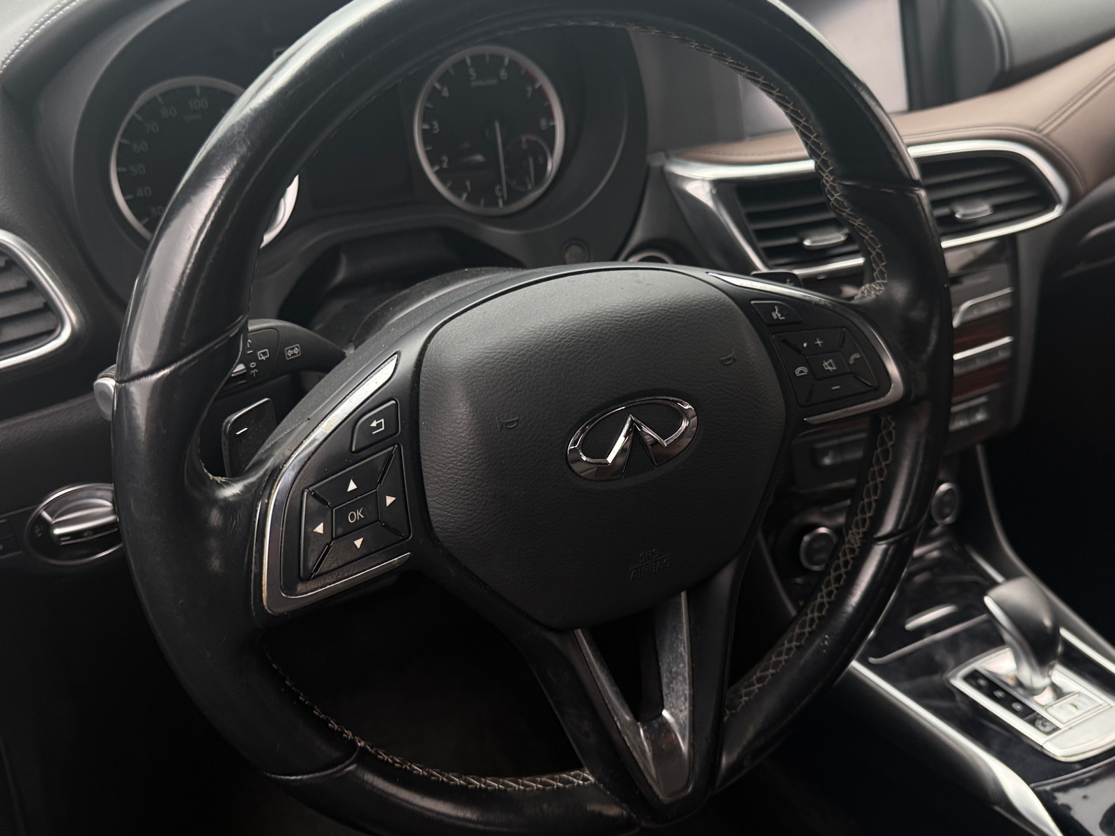 Thumbnail: 2017 INFINITI QX30 - 4