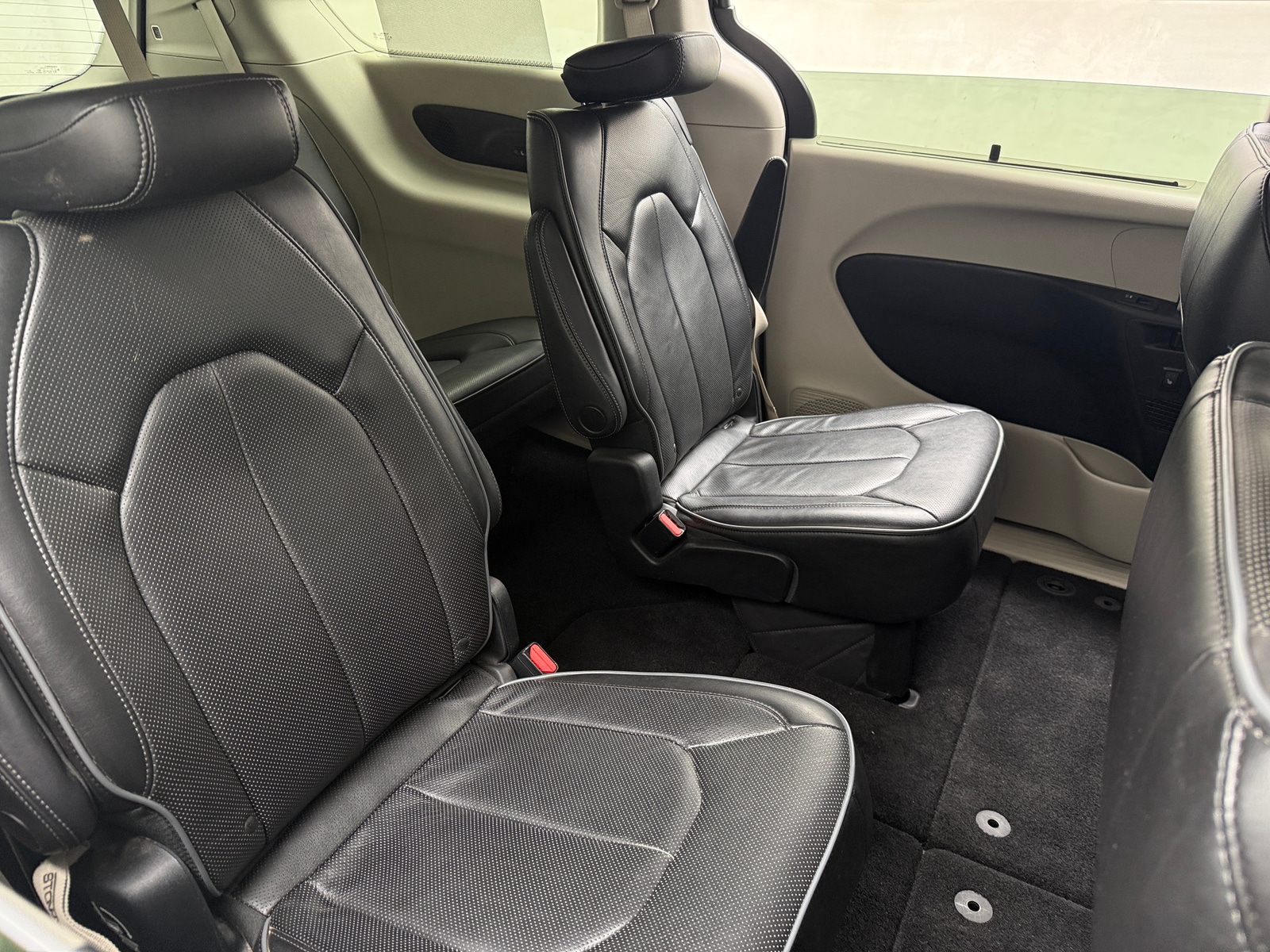 Thumbnail: 2019 Chrysler Pacifica - 5