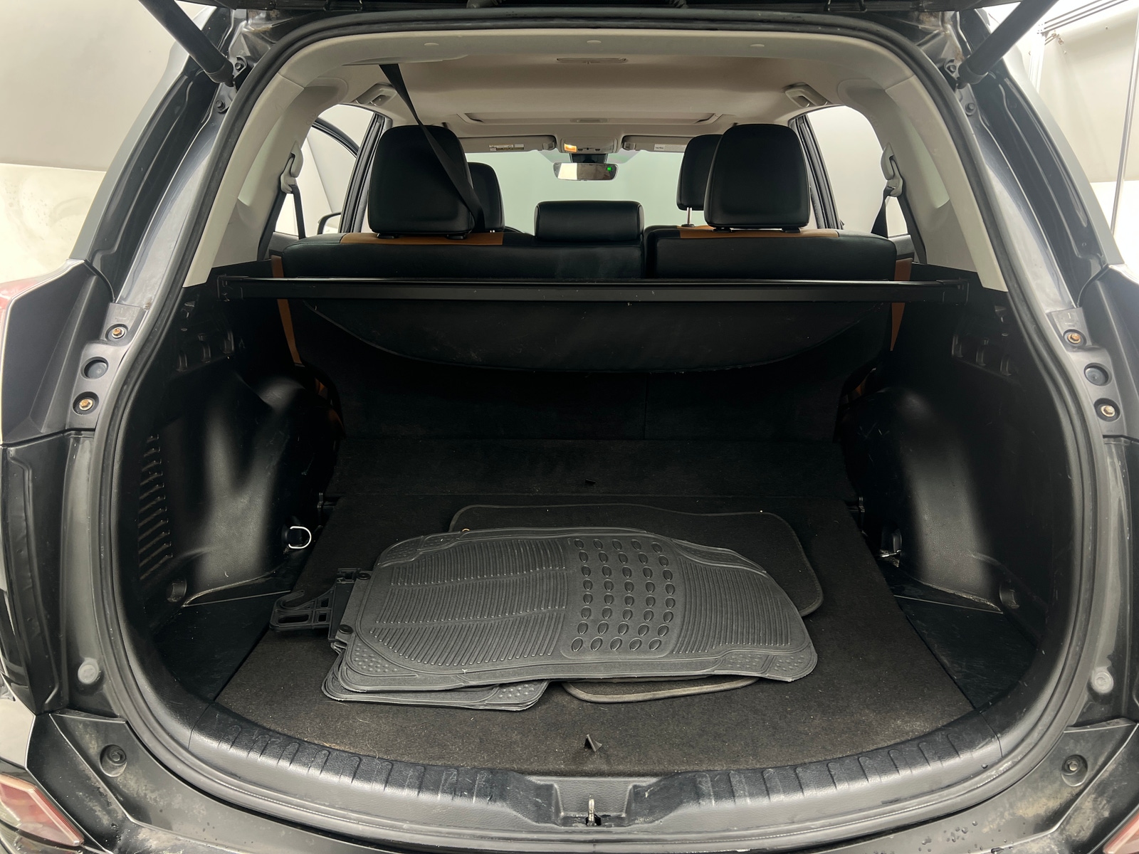 Thumbnail: 2017 Toyota RAV4 - 7