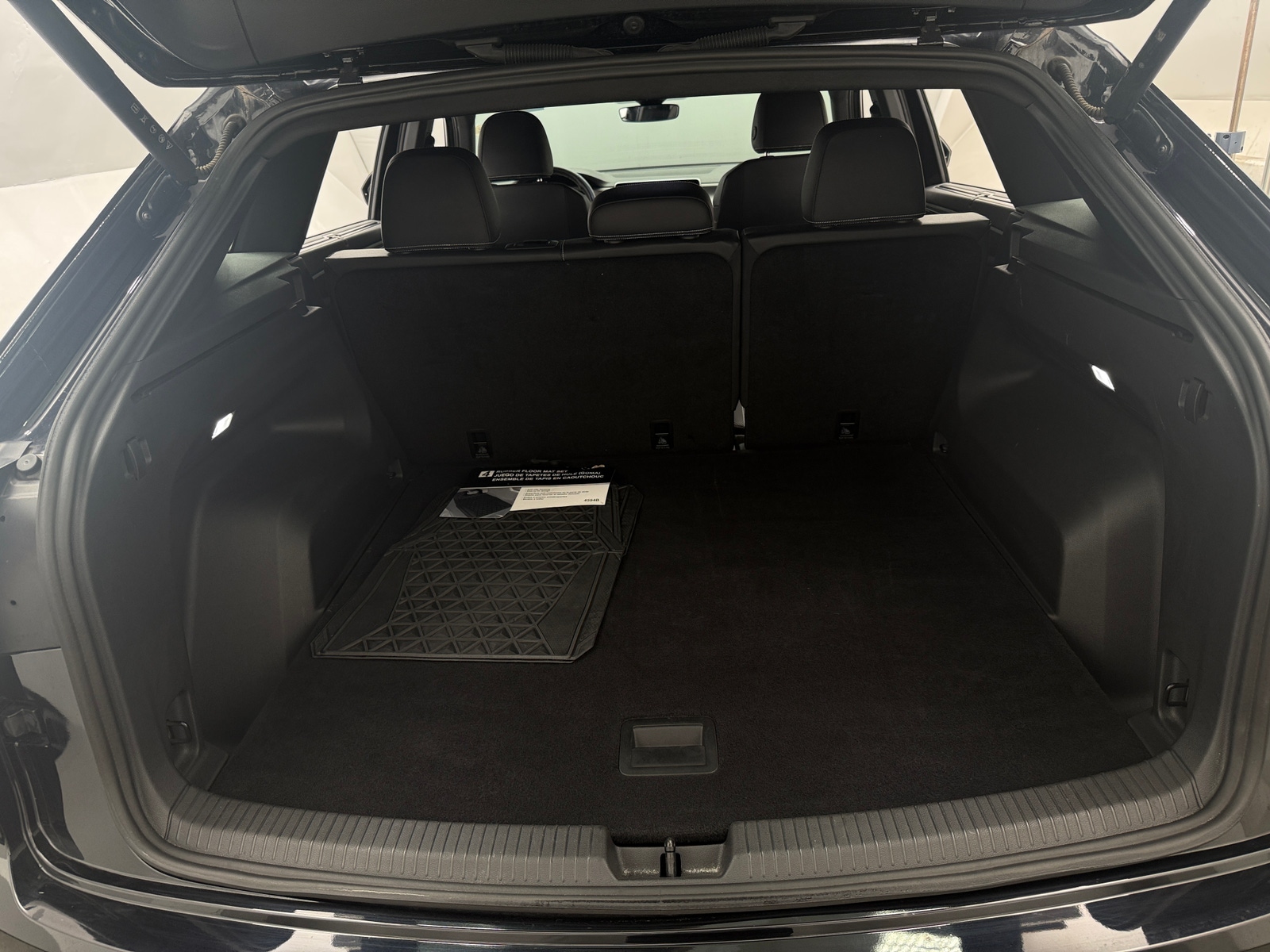 Thumbnail: 2025 Volkswagen Atlas - 7