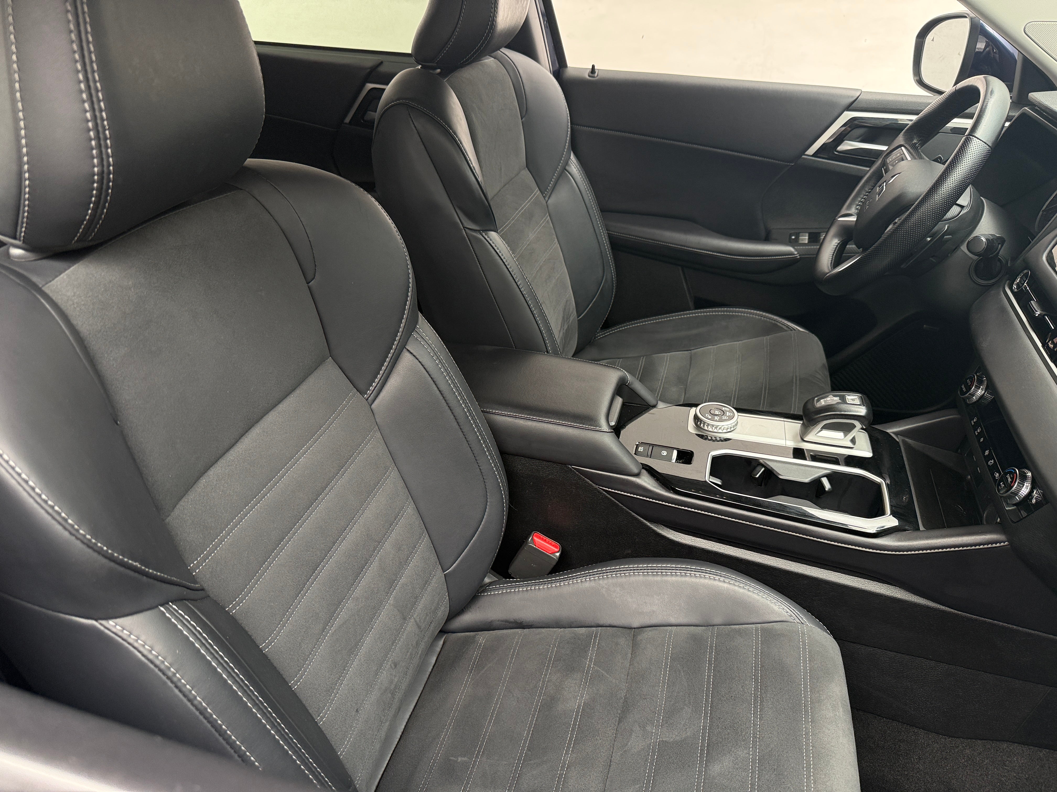 2025 Mitsubishi Outlander