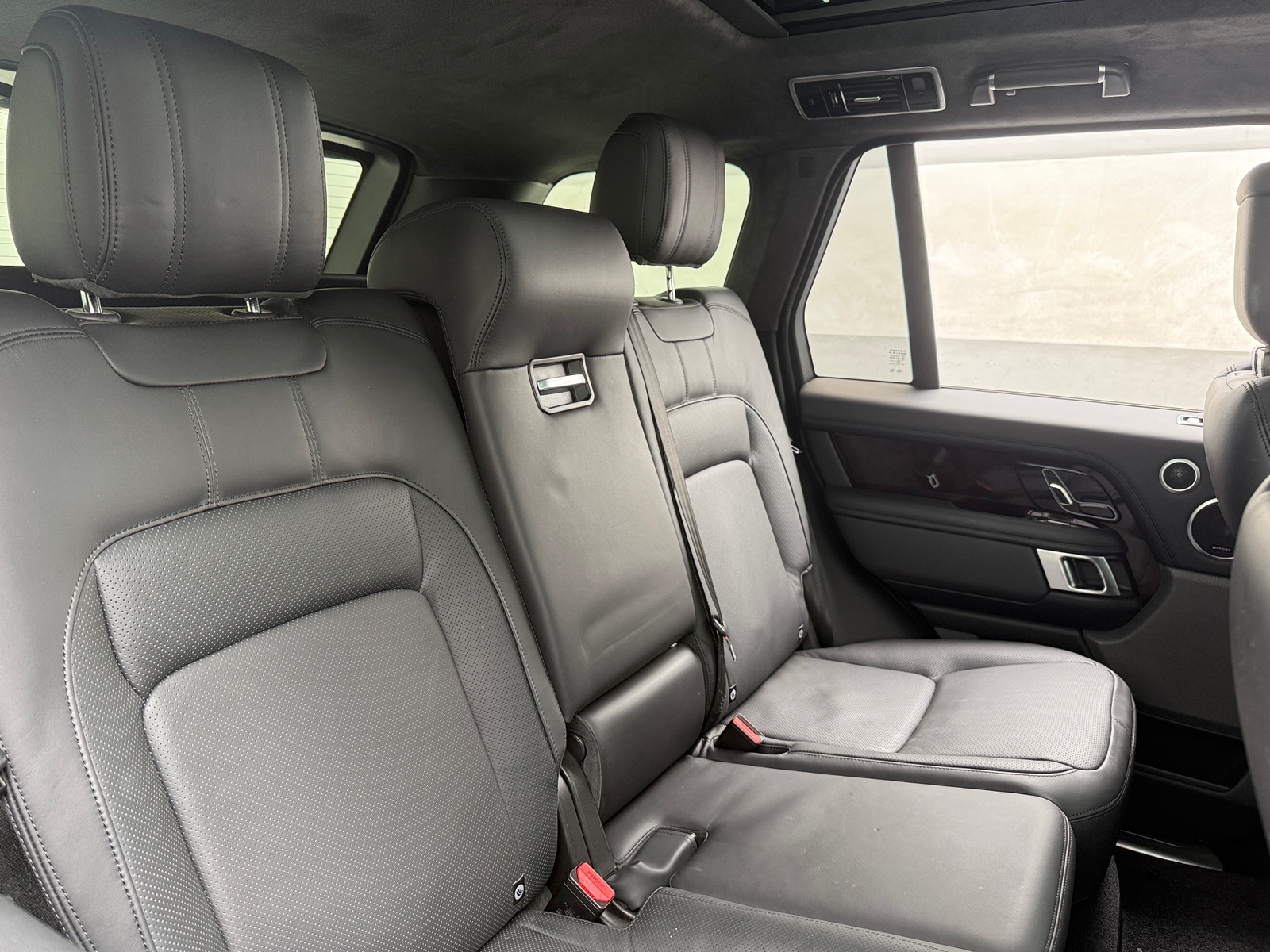 Thumbnail: 2020 Land Rover Range Rover - 5