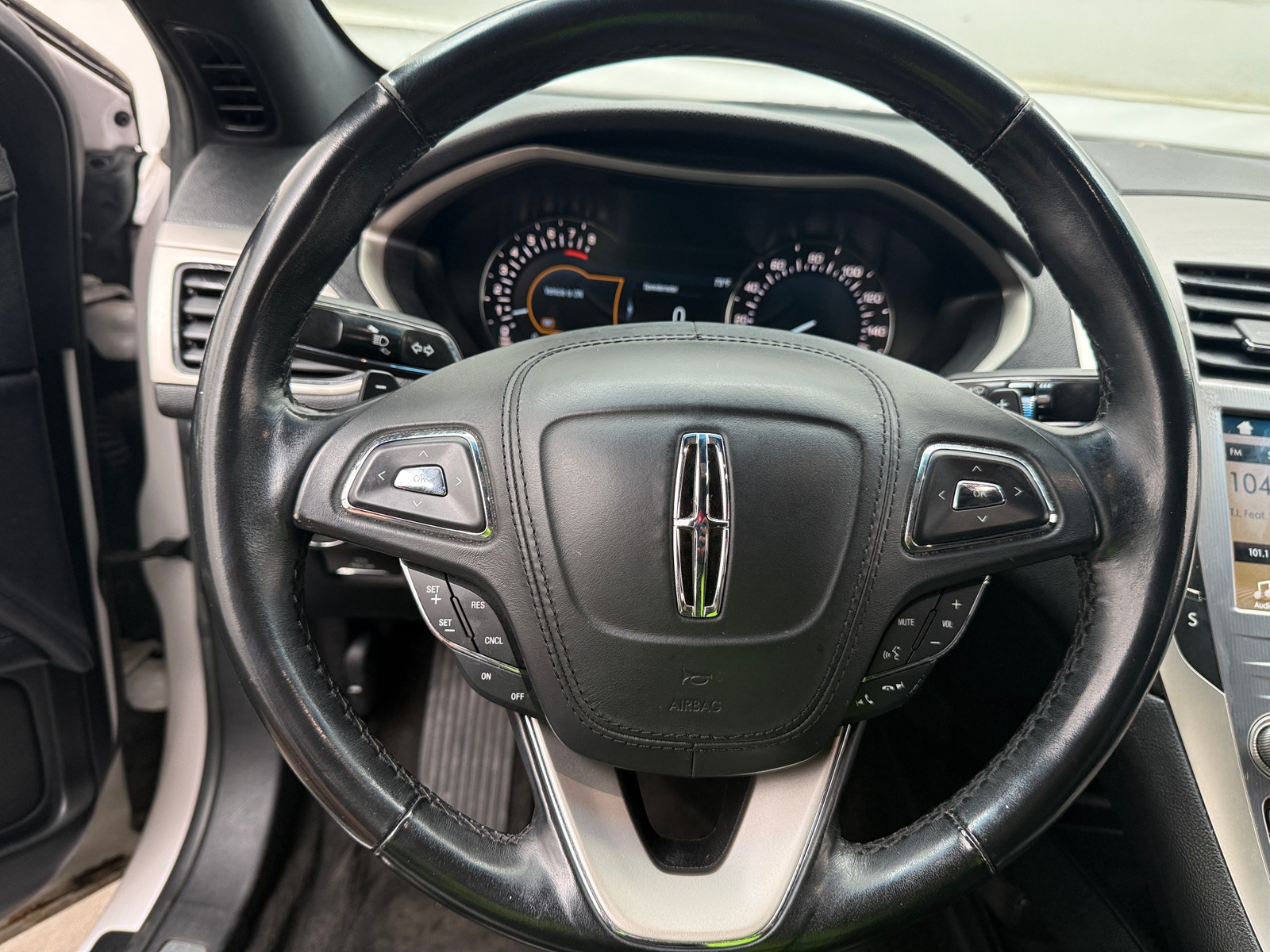Thumbnail: 2017 Lincoln MKZ - 4