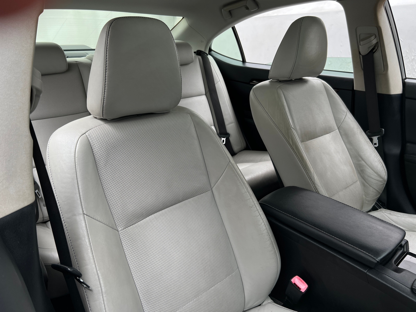 Thumbnail: 2013 Lexus ES - 2