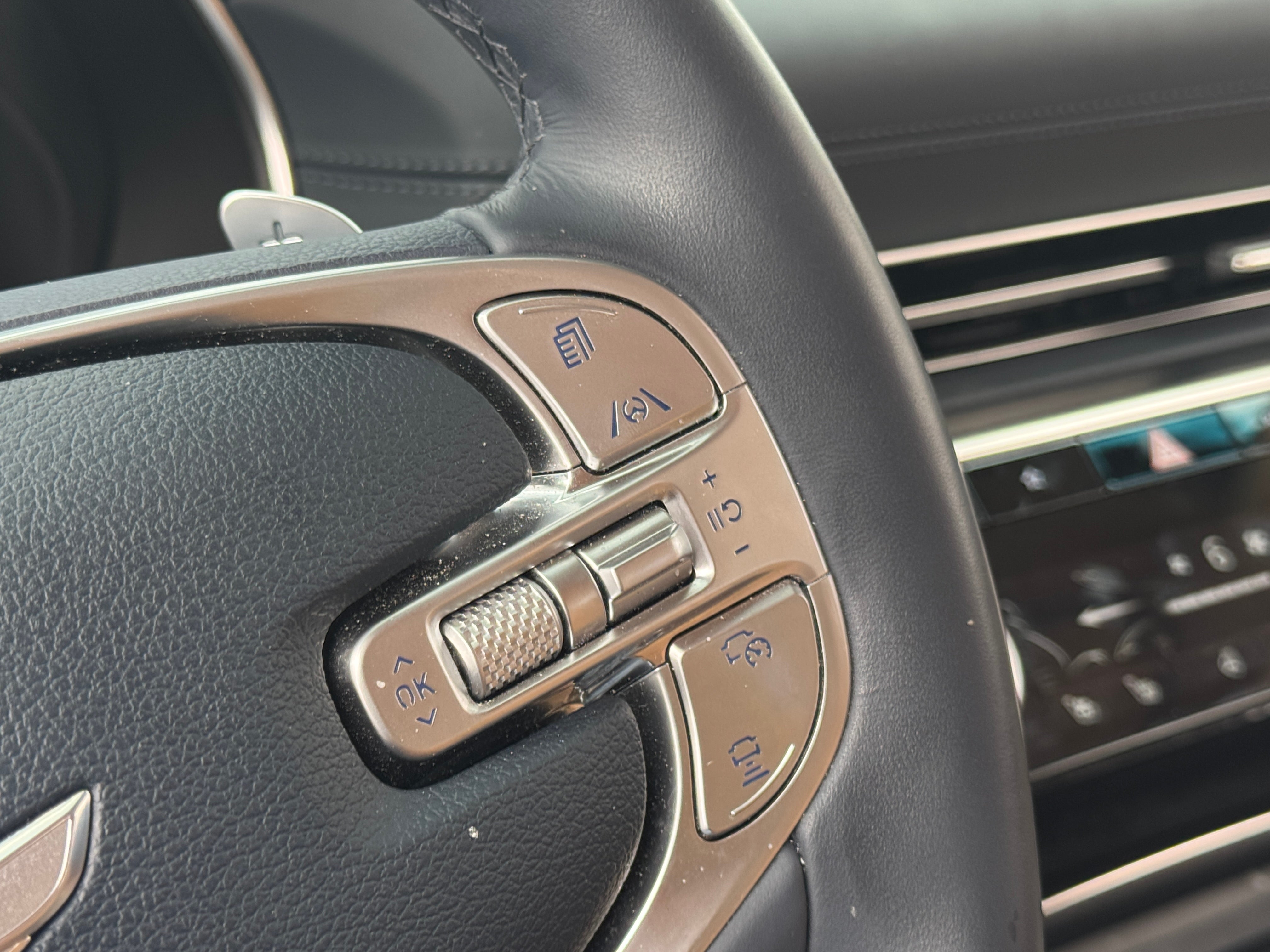 2024 Genesis GV80 2.5T Base, photo 16