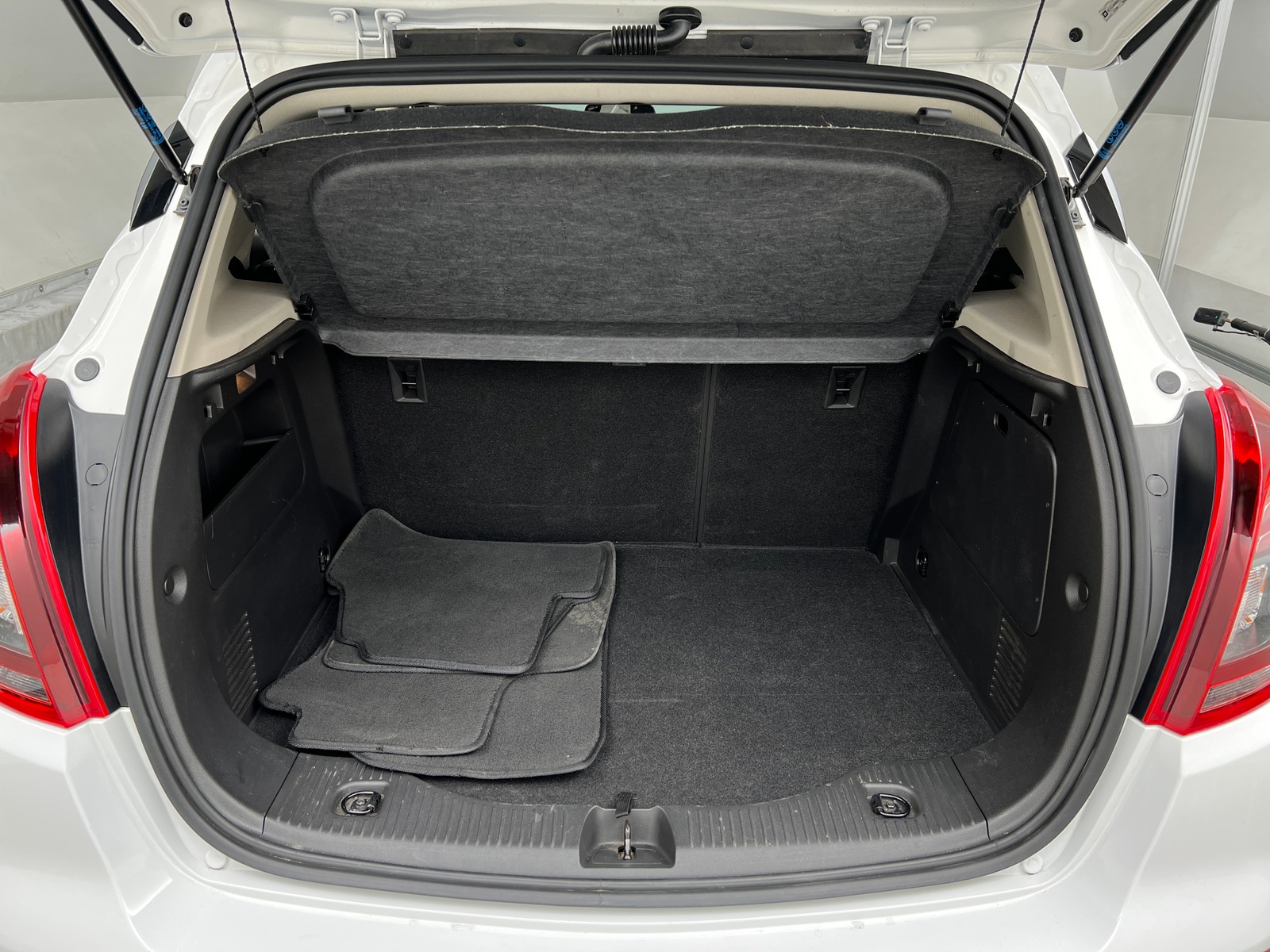 Thumbnail: 2019 Buick Encore - 6