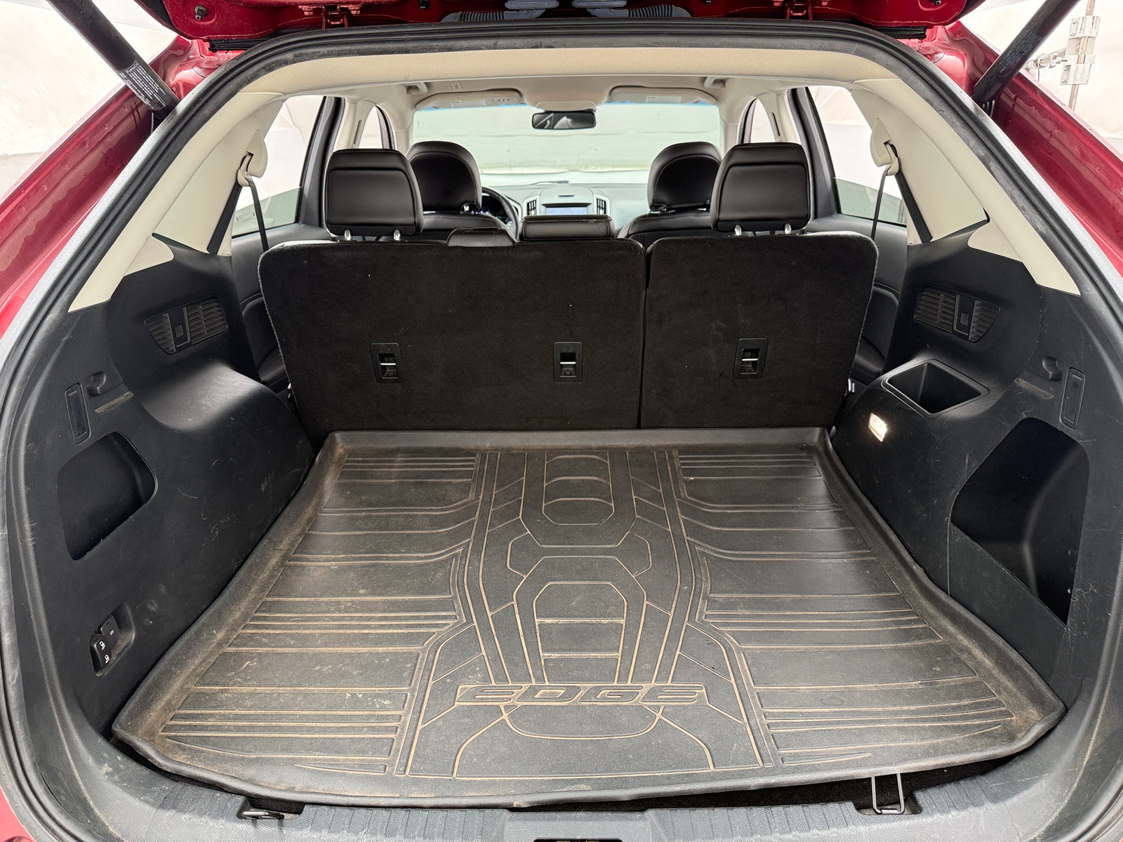 Thumbnail: 2019 Ford Edge - 6