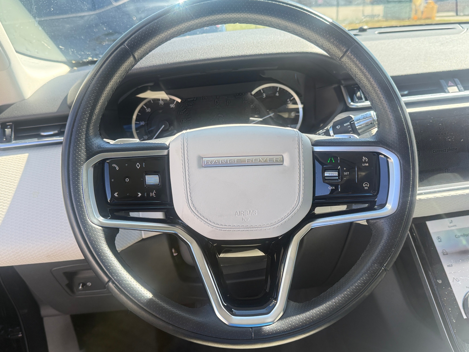 Thumbnail: 2022 Land Rover Range Rover Velar - 4