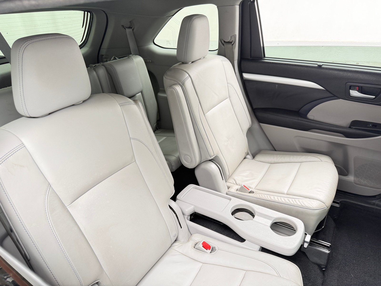 Thumbnail: 2016 Toyota Highlander - 5