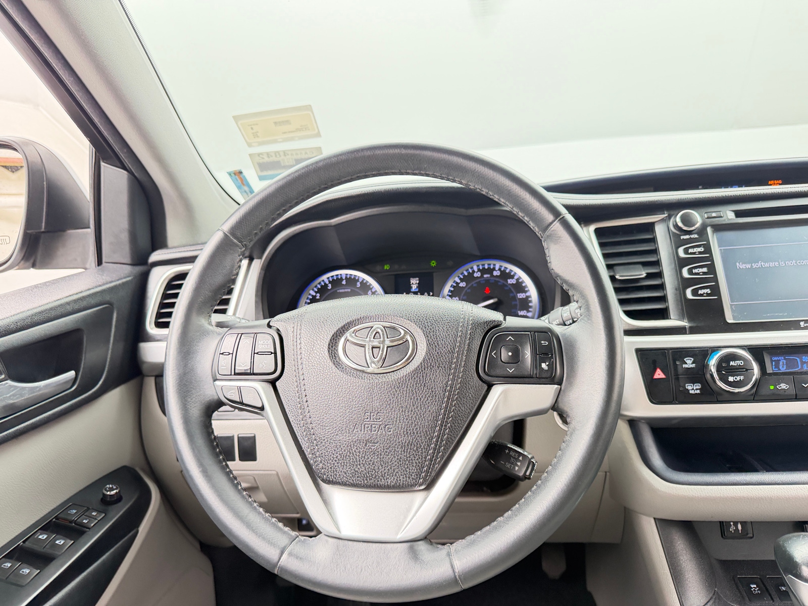 Thumbnail: 2016 Toyota Highlander - 4