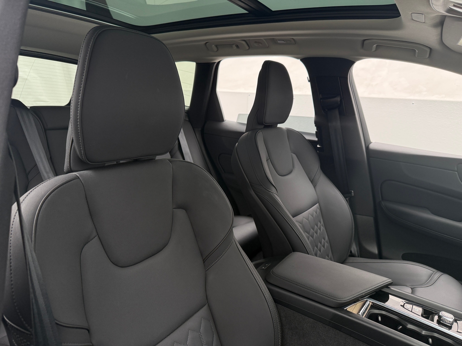 Thumbnail: 2026 Volvo XC60 - 2