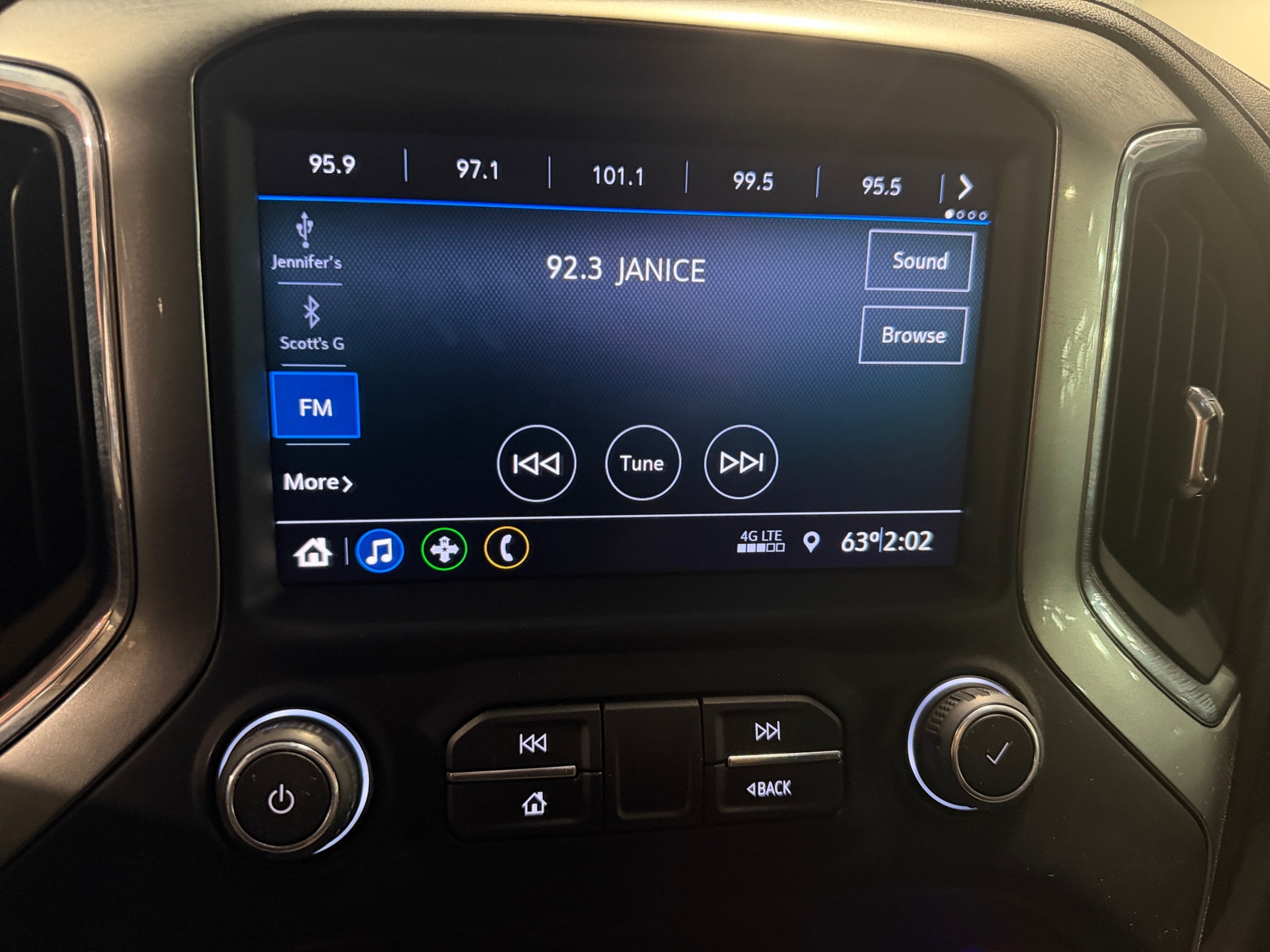 Thumbnail: 2020 Chevrolet Silverado 1500 - 4