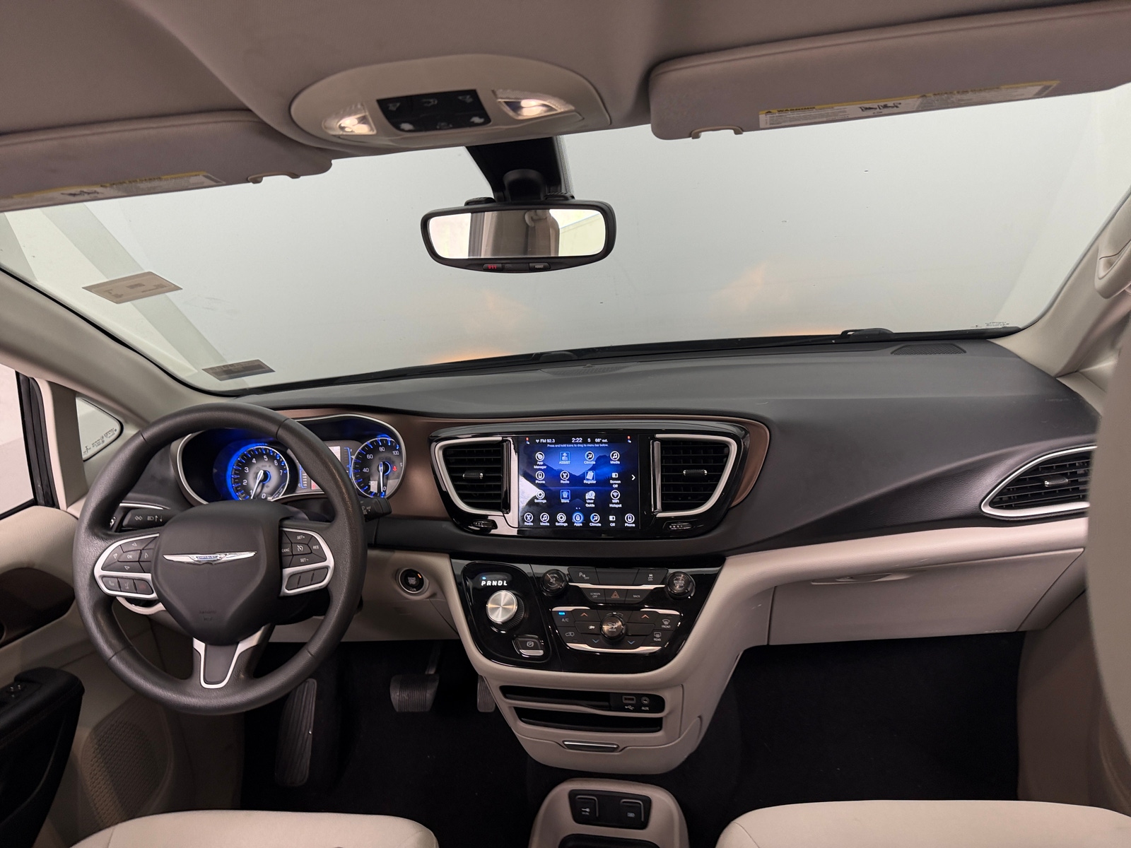 Thumbnail: 2017 Chrysler Pacifica - 3