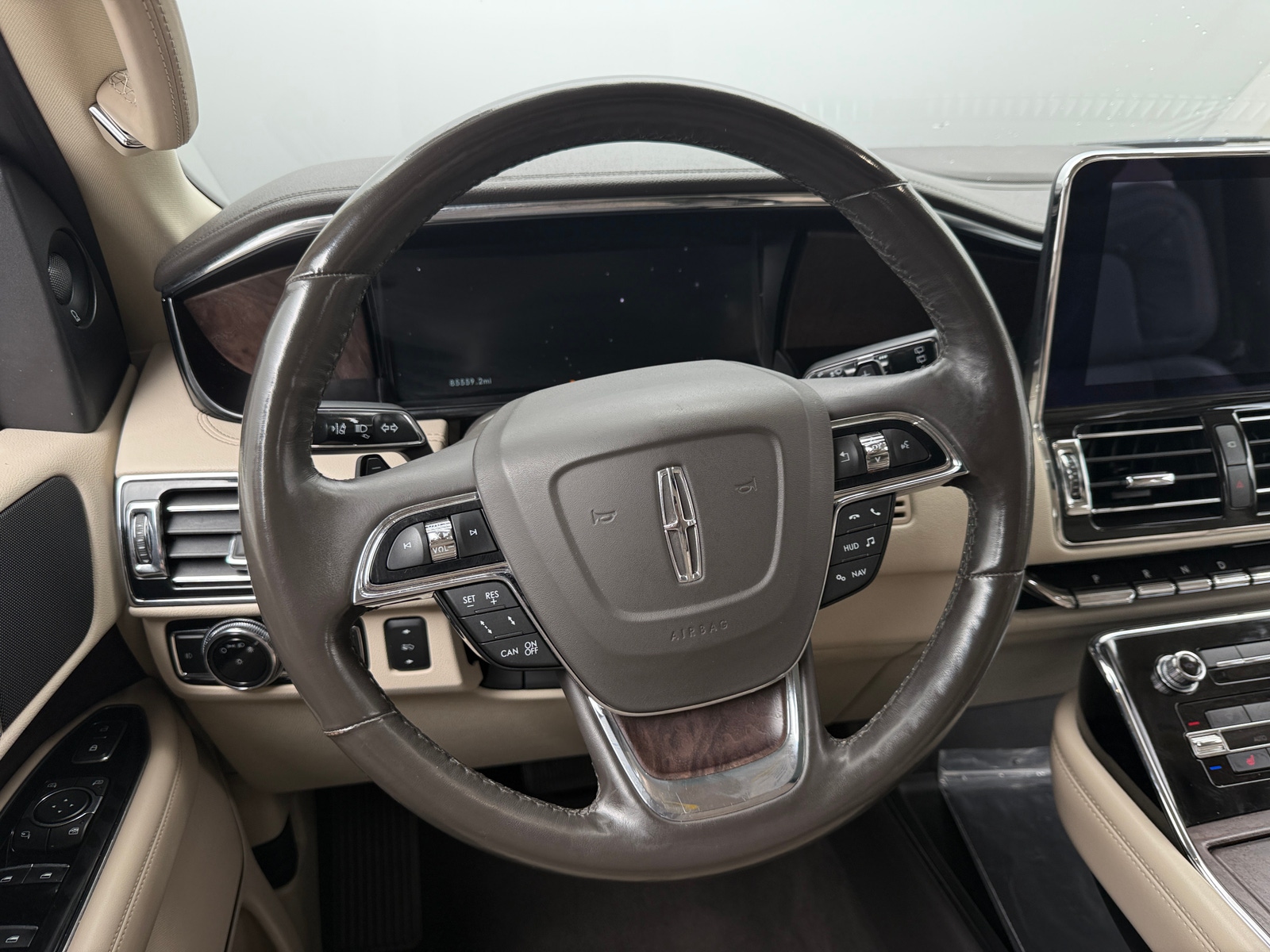 Thumbnail: 2019 Lincoln Navigator - 4