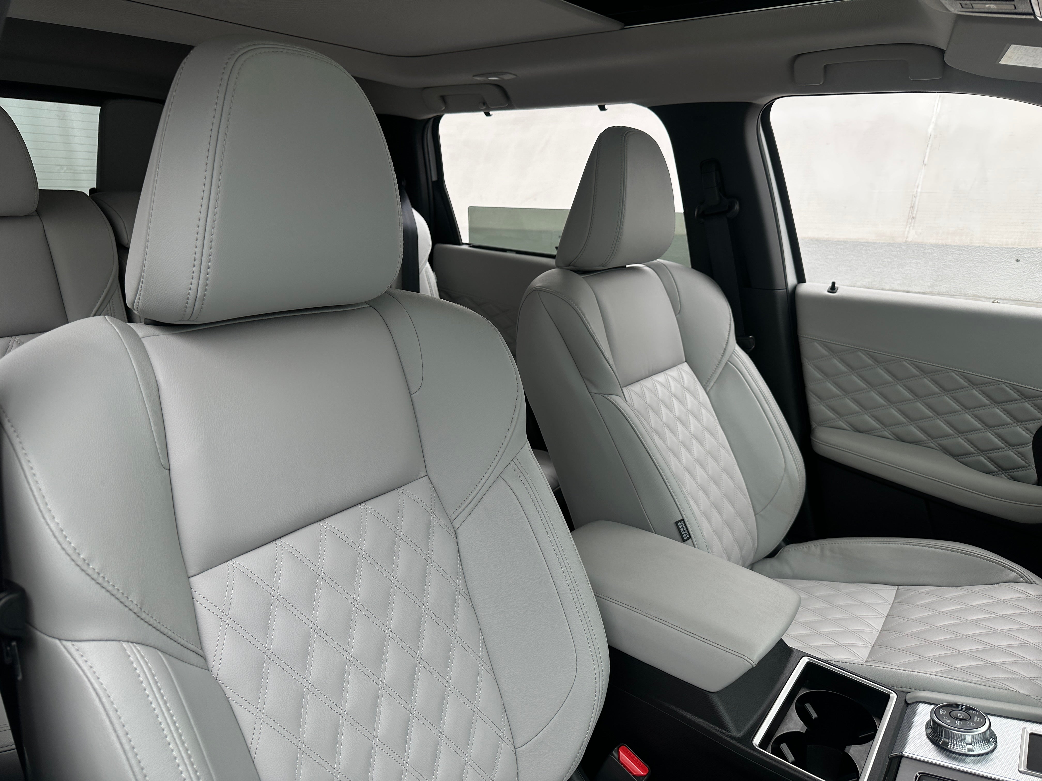 2025 Mitsubishi Outlander Plug-in Hybrid SEL