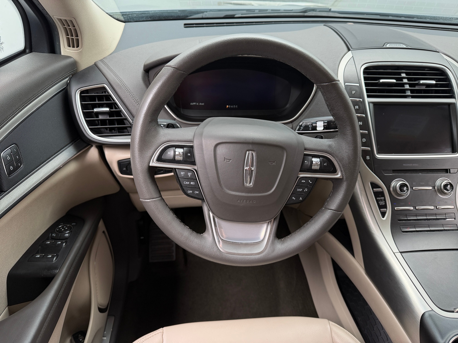 Thumbnail: 2019 Lincoln Nautilus - 4