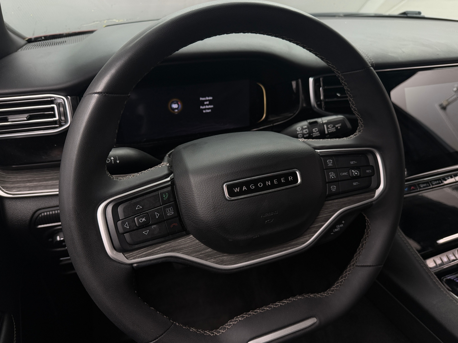 Thumbnail: 2022 Jeep Wagoneer - 4