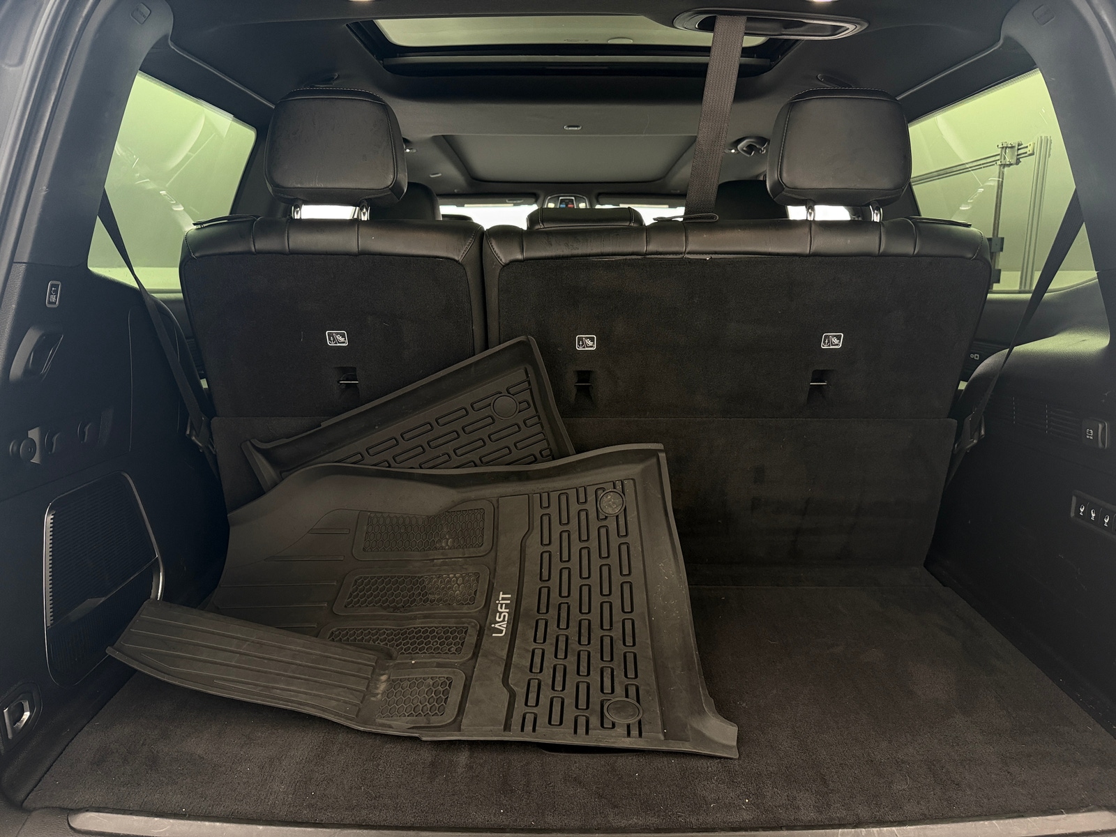Thumbnail: 2022 Jeep Wagoneer - 6