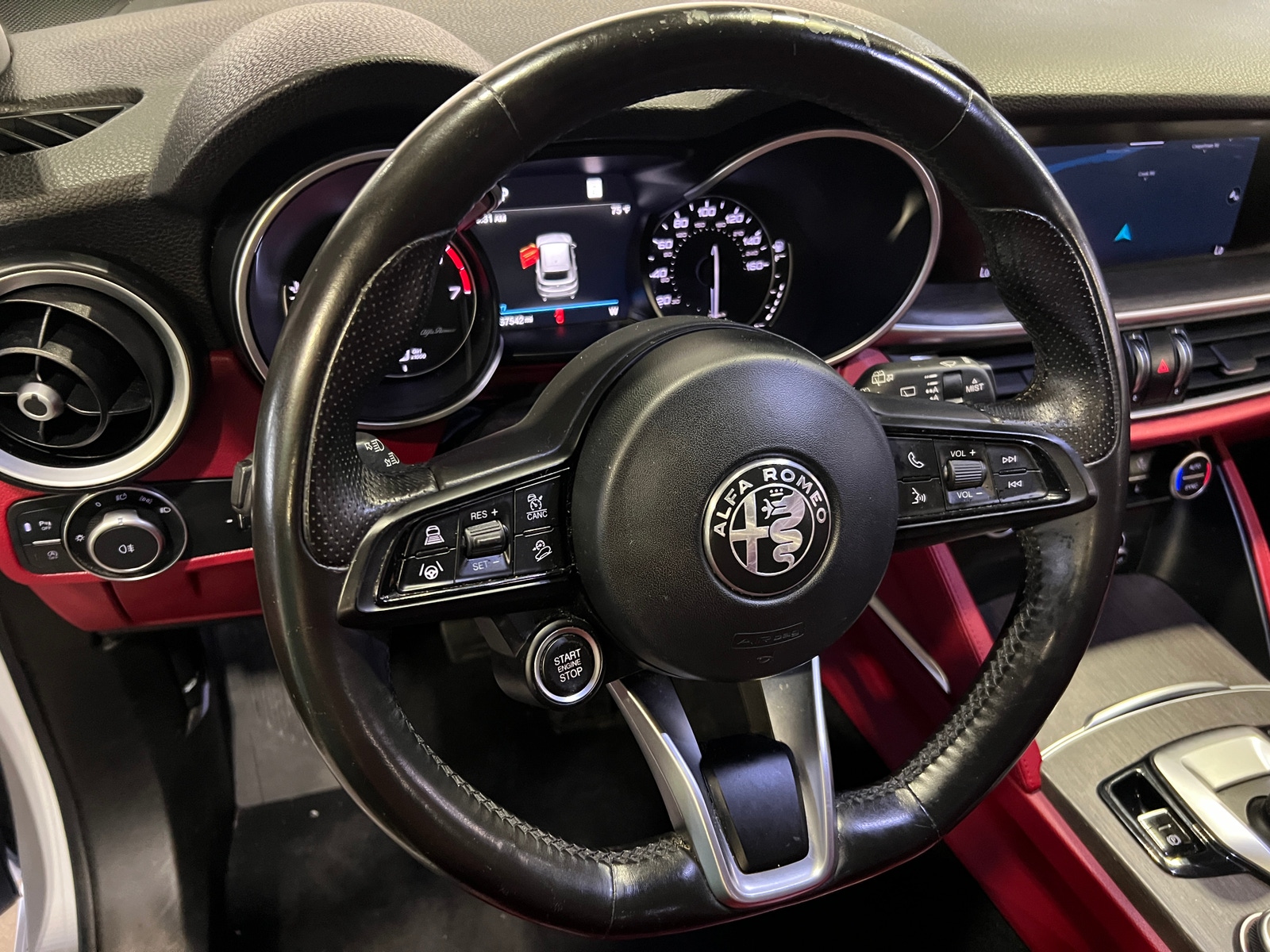 Thumbnail: 2021 Alfa Romeo Stelvio - 4