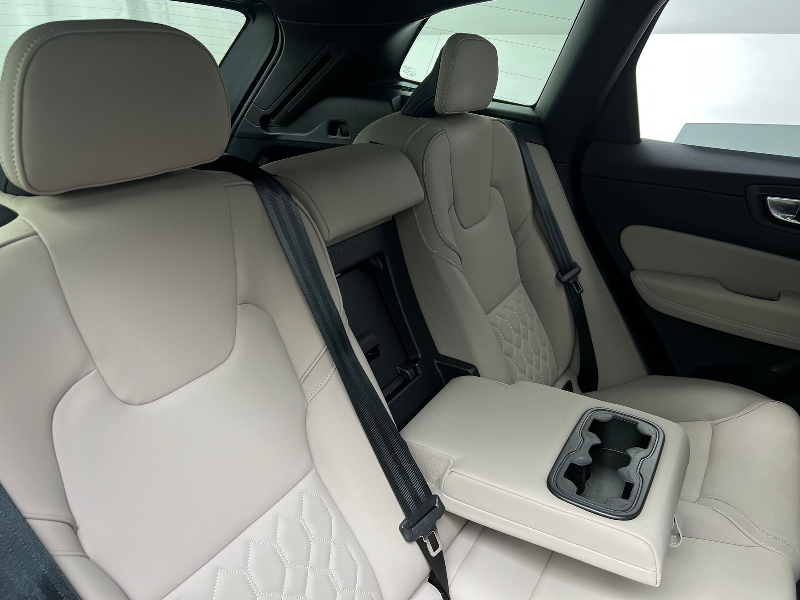 Thumbnail: 2026 Volvo XC60 - 5