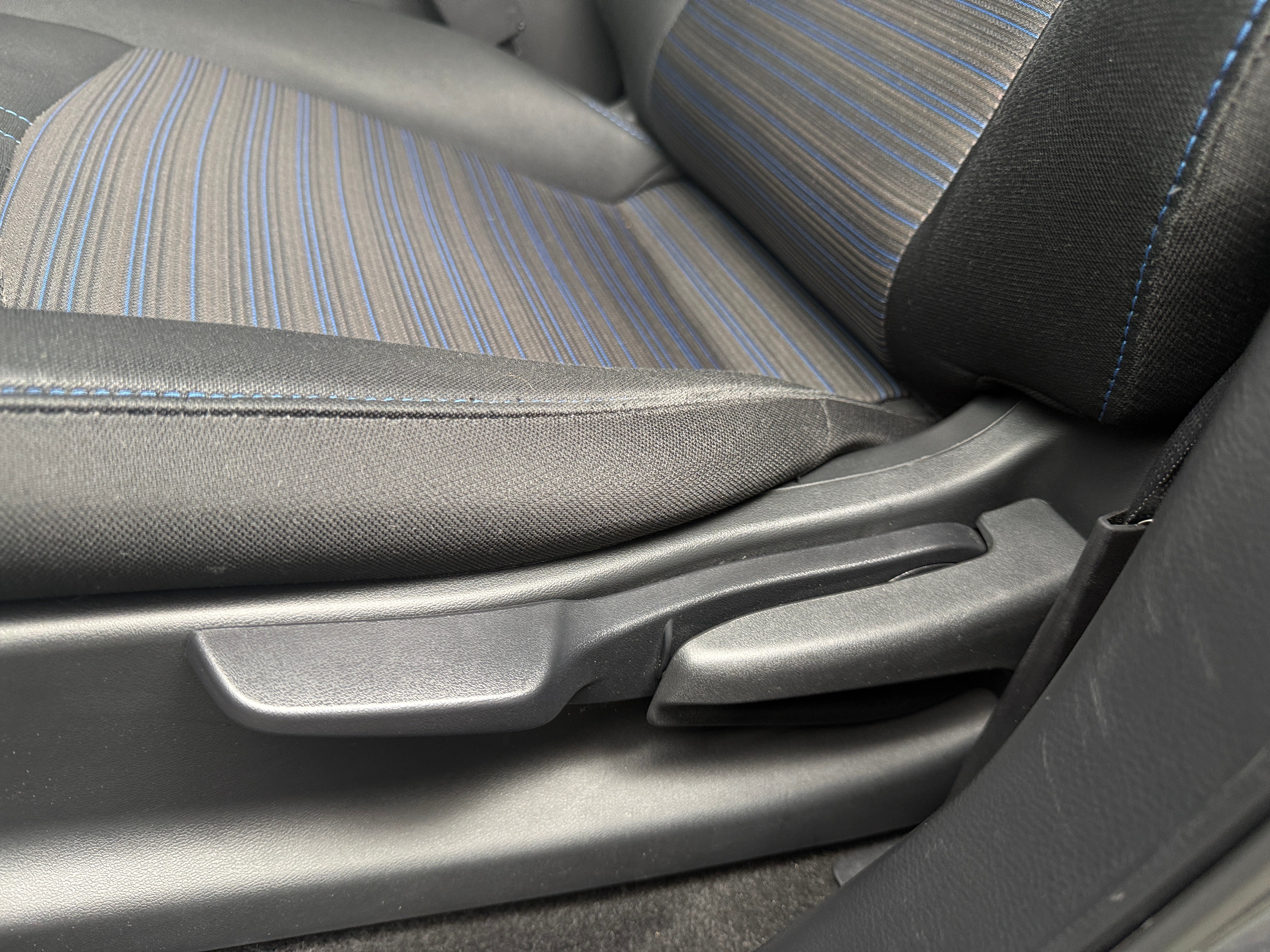 Used 2025 Nissan Leaf S with VIN 1N4AZ1BV1SC557581 for sale in Auburn, WA