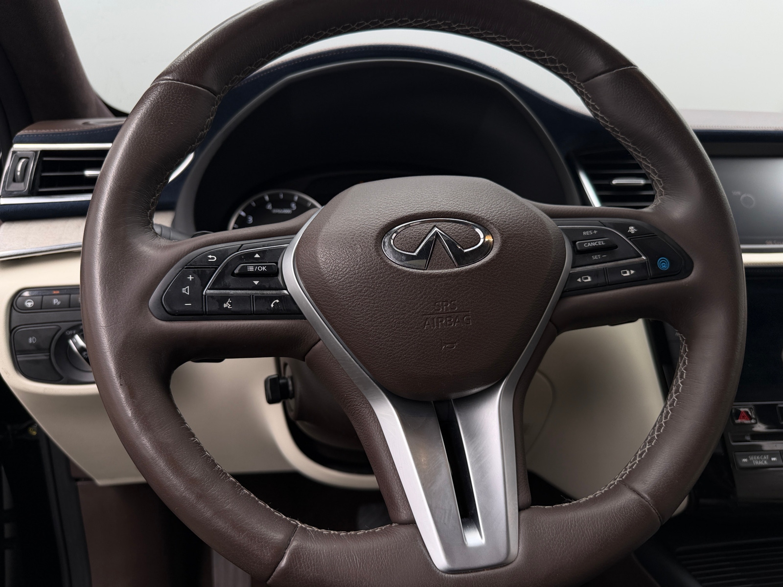 Thumbnail: 2019 INFINITI QX50 - 4