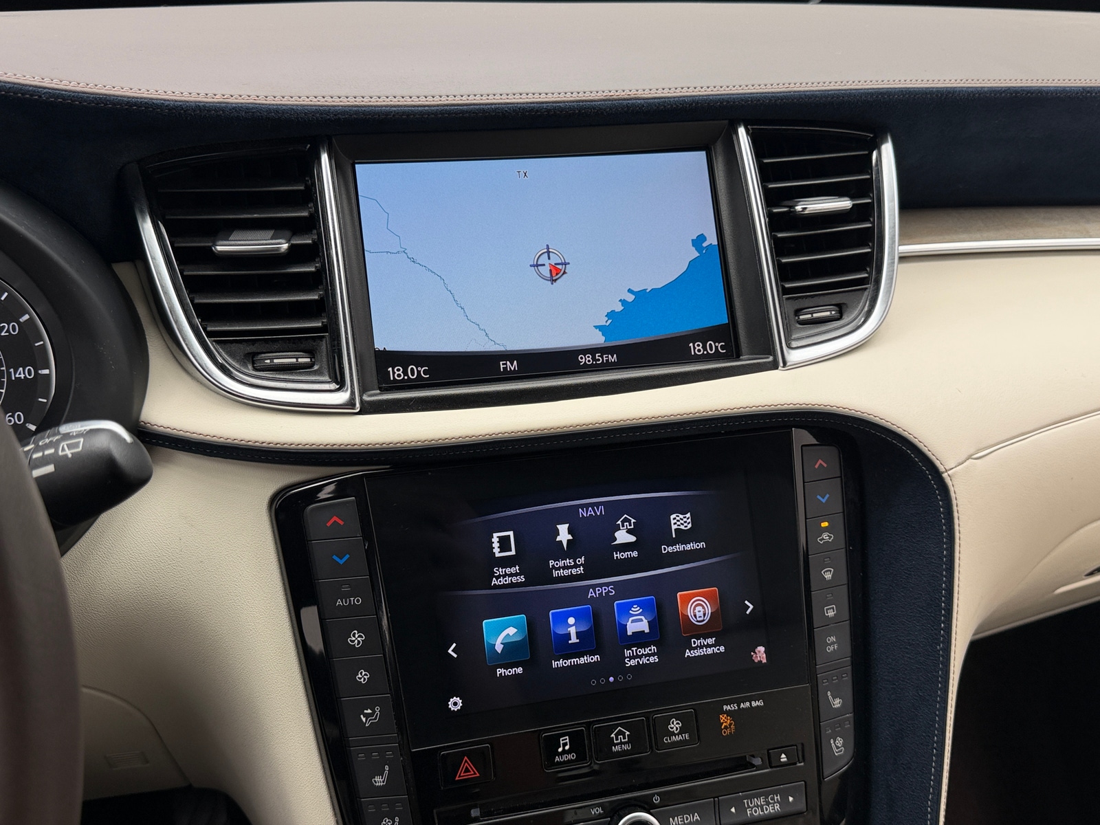 Thumbnail: 2019 INFINITI QX50 - 3