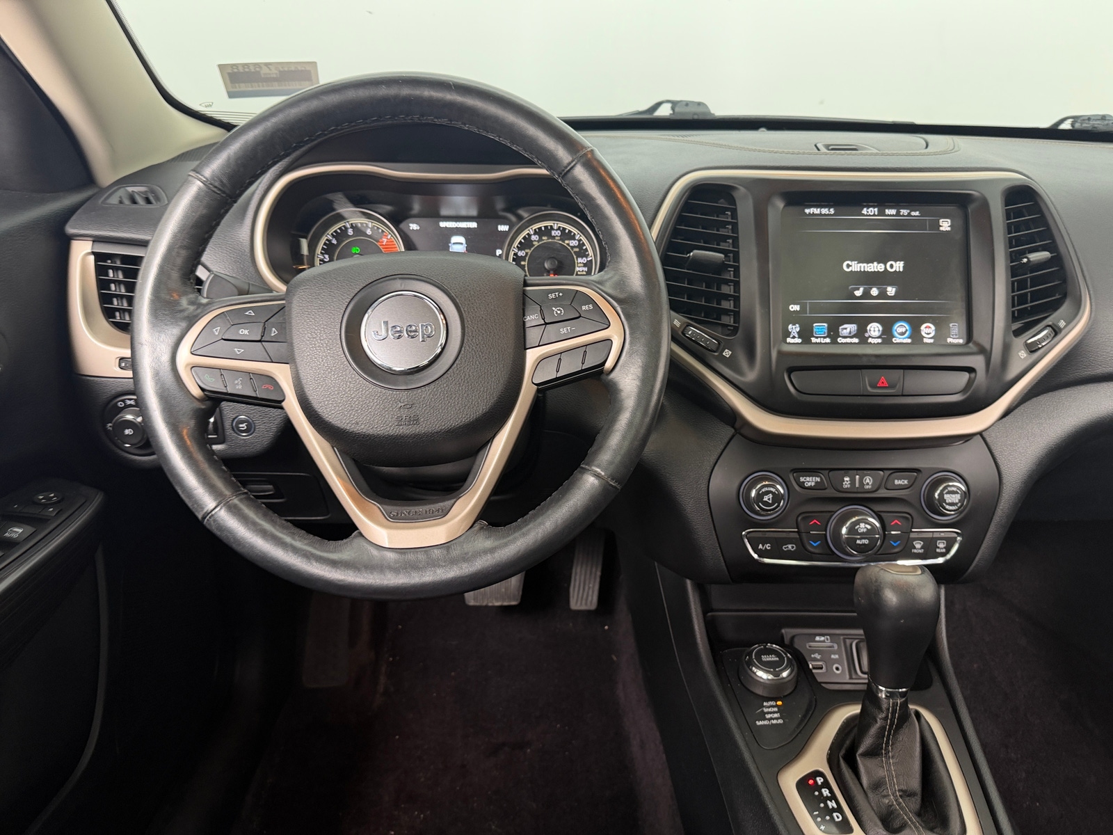 Thumbnail: 2016 Jeep Cherokee - 4