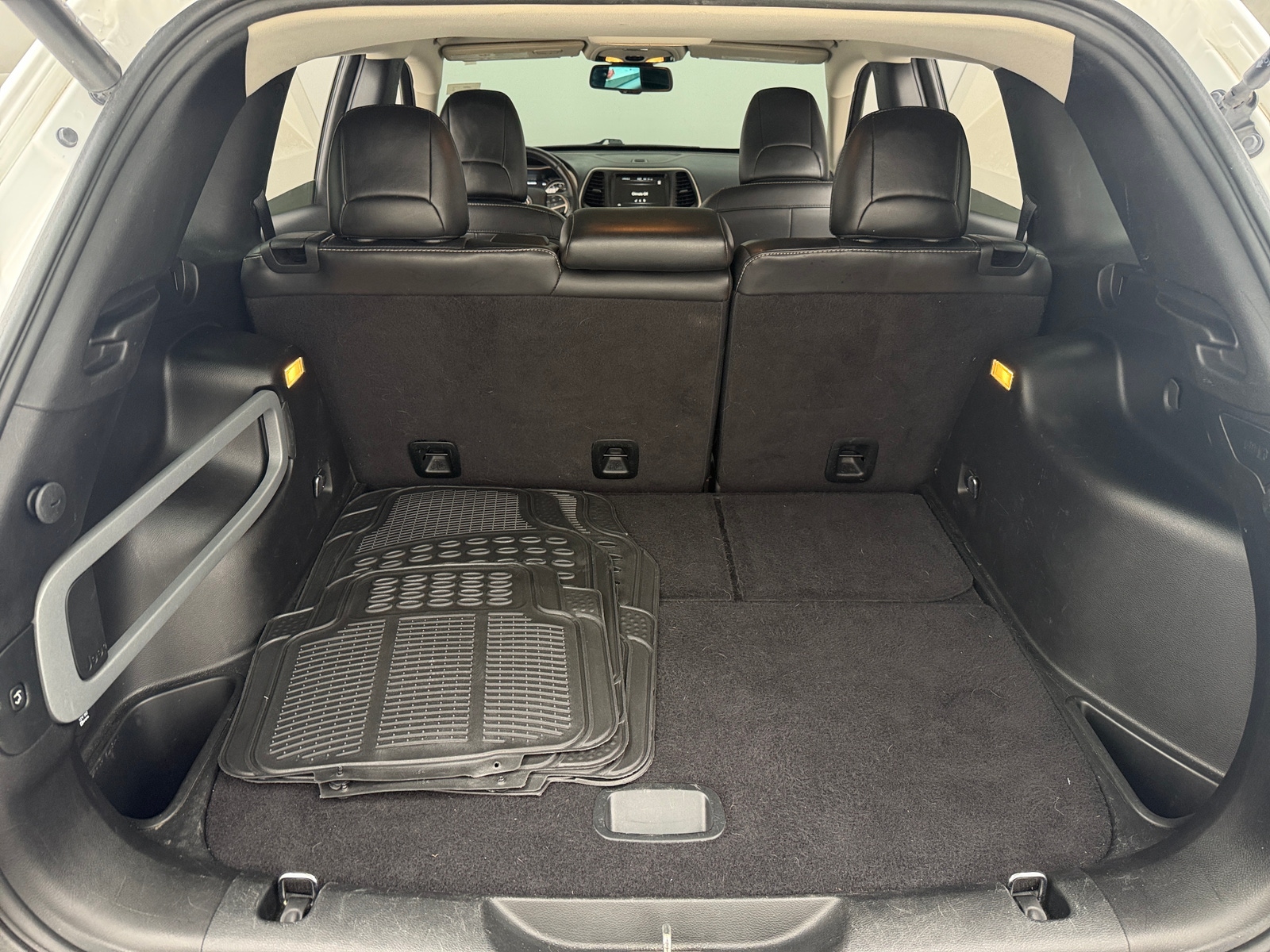 Thumbnail: 2016 Jeep Cherokee - 6