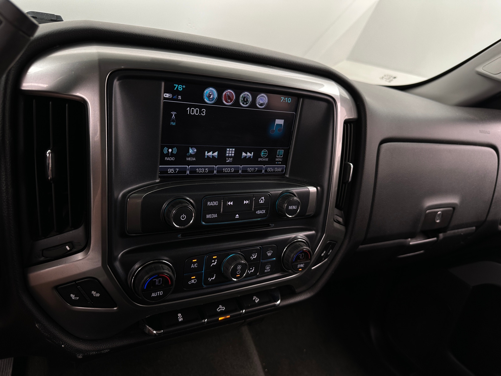 Thumbnail: 2017 Chevrolet Silverado 1500 - 4
