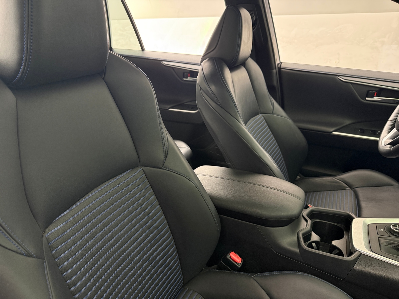 Thumbnail: 2020 Toyota RAV4 - 2